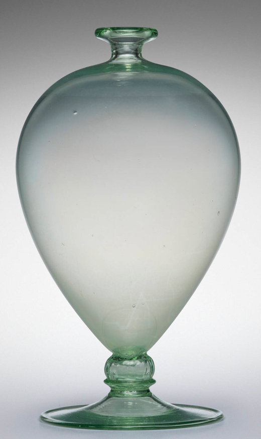 Vittorio Zecchin Veronese Vase Model 1633 produced by Venini