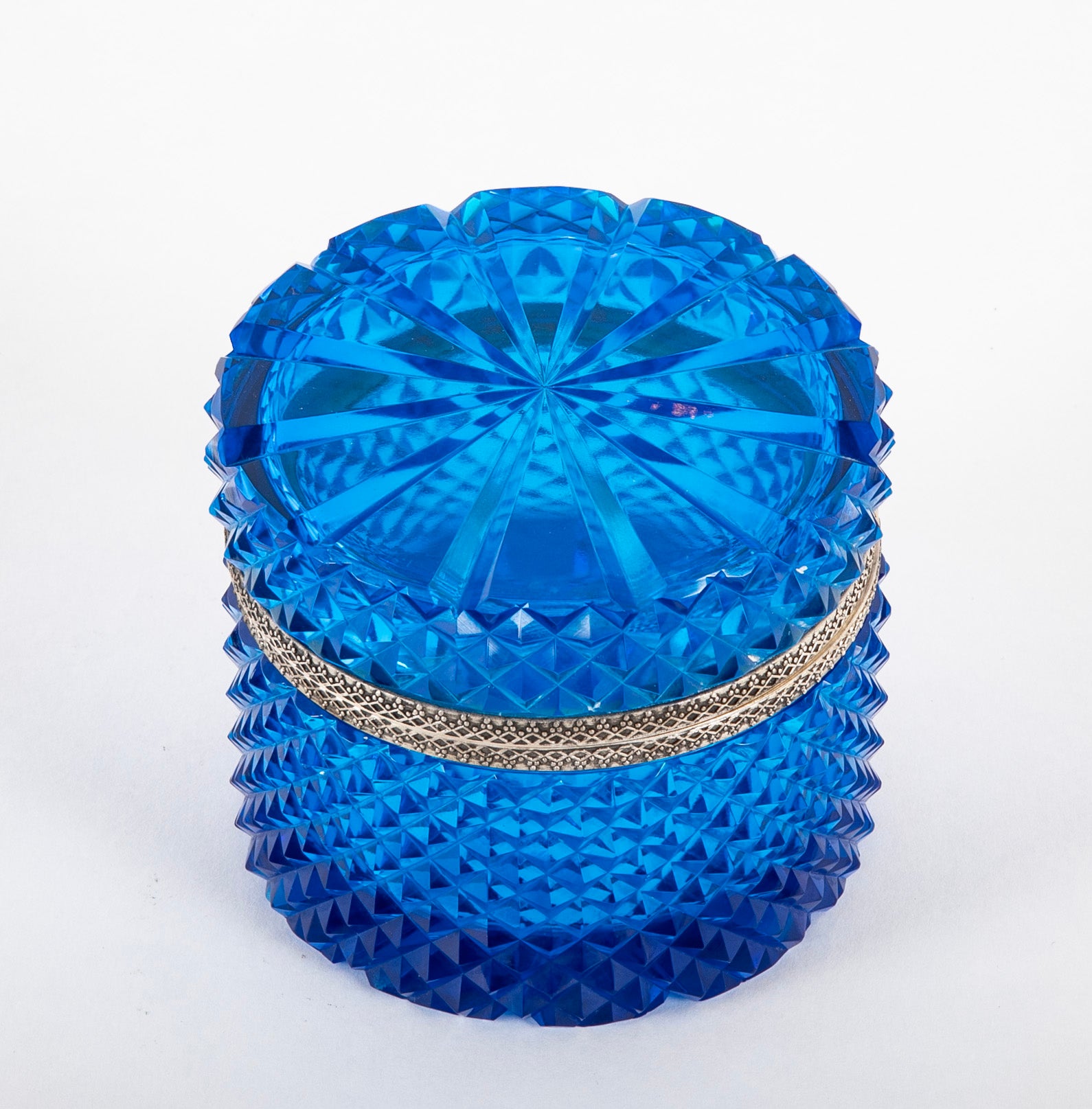 Round French Brilliant Blue Cut Crystal Box