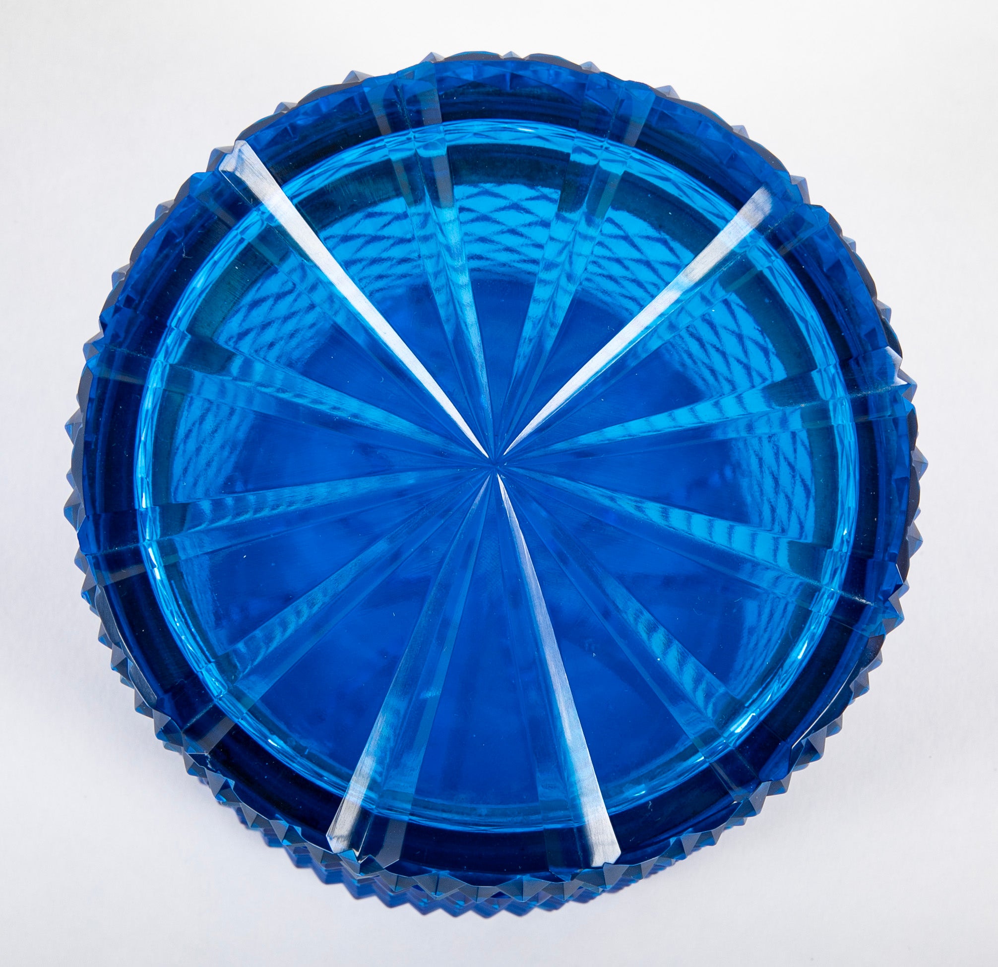 Round French Brilliant Blue Cut Crystal Box
