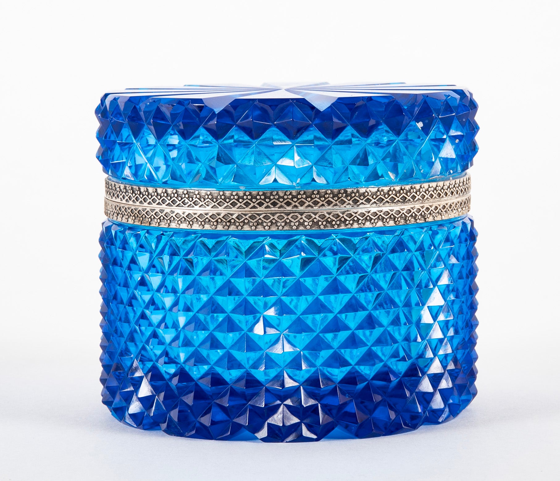 Round French Brilliant Blue Cut Crystal Box