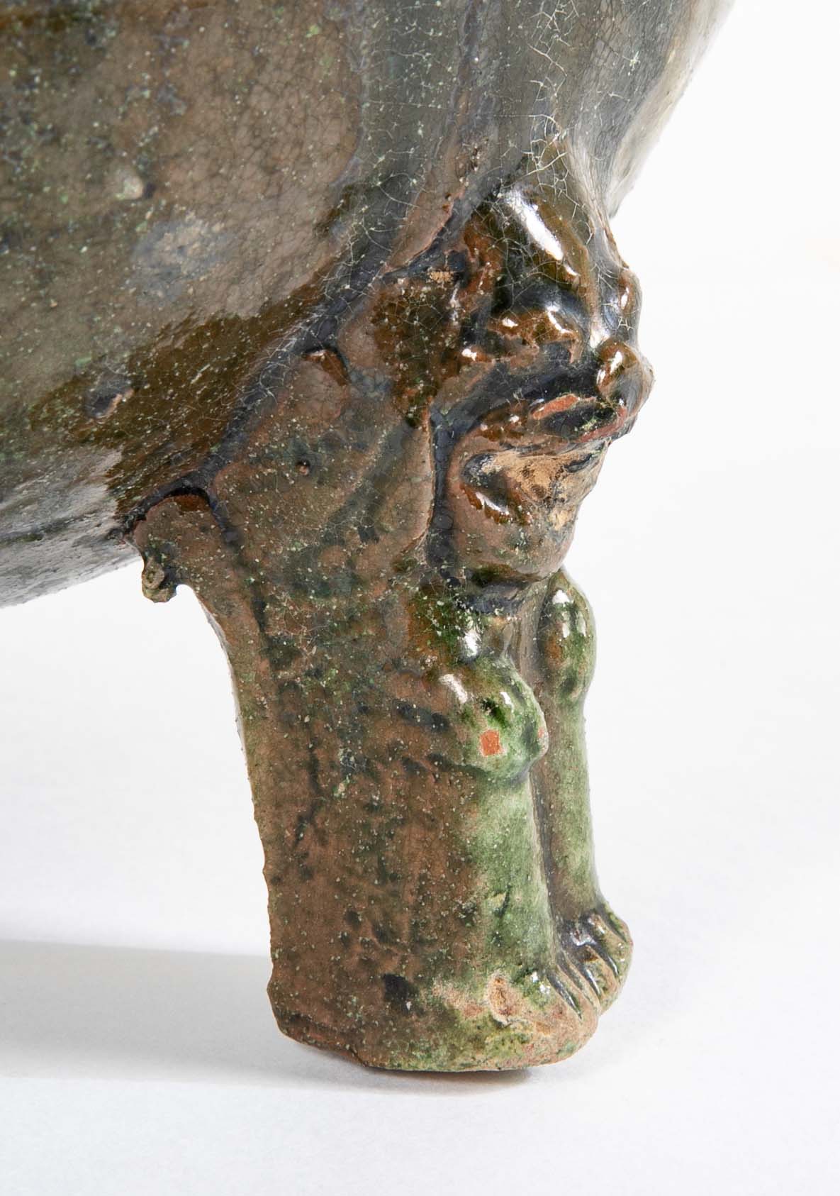 Chinese Rounded Footed Covered Jar