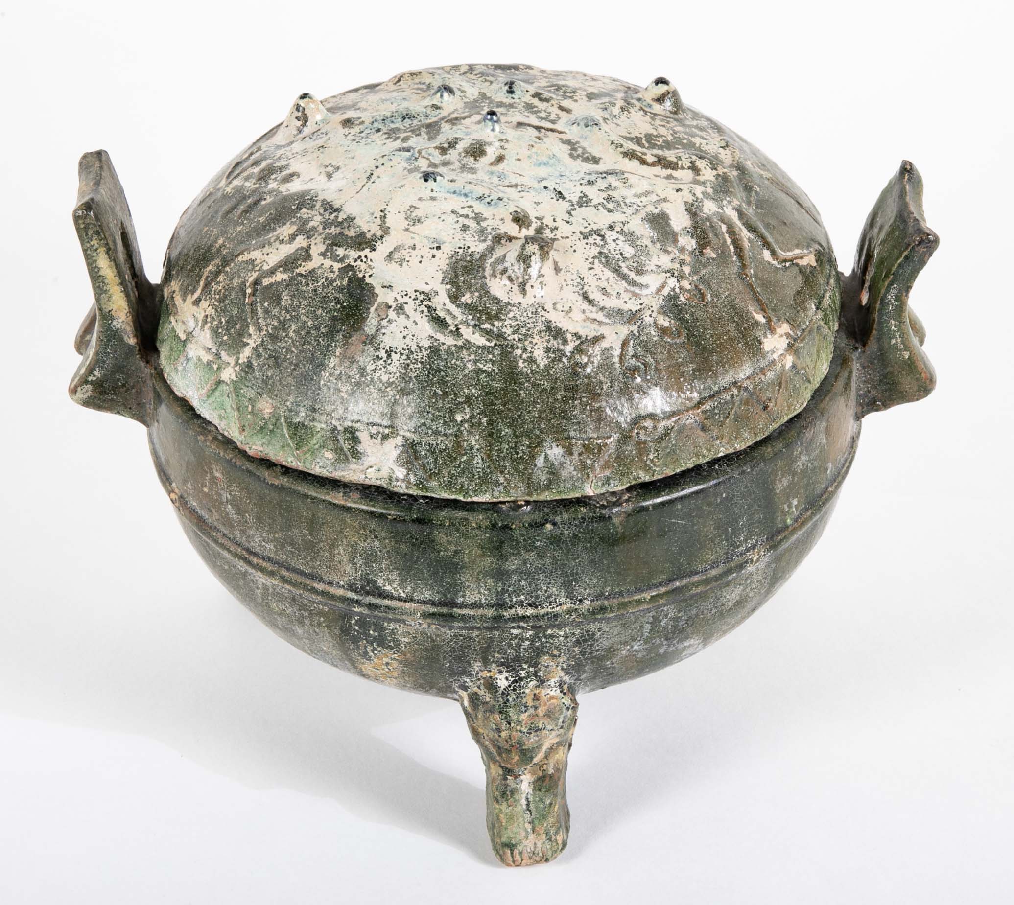 Chinese Rounded Footed Covered Jar