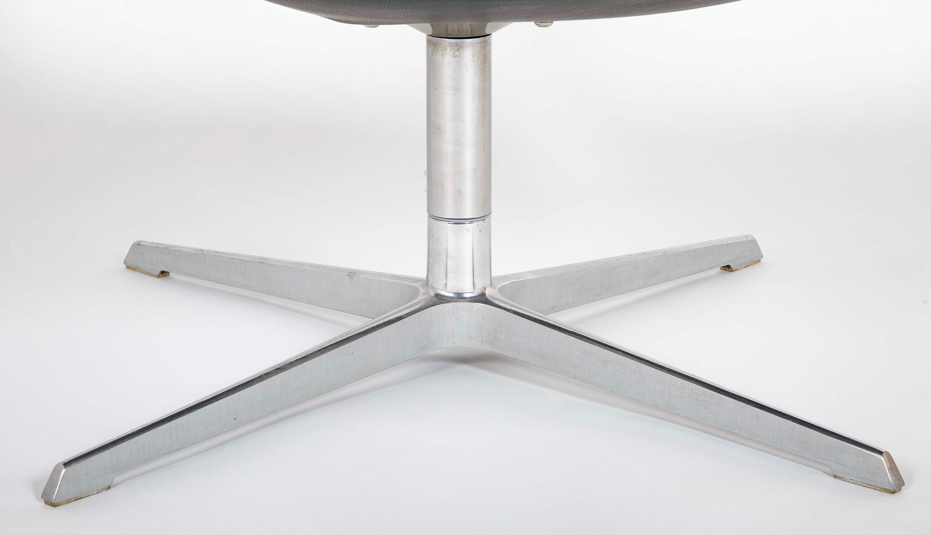 Olav Eldoy (b.1948) "Peel" Black Leather Swivel Club Chairs