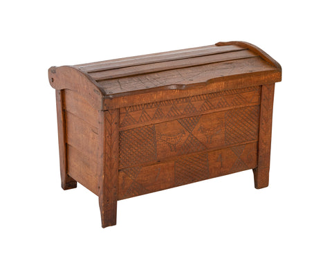 Dome Top Blanket Chest with Wood Peg Hinges