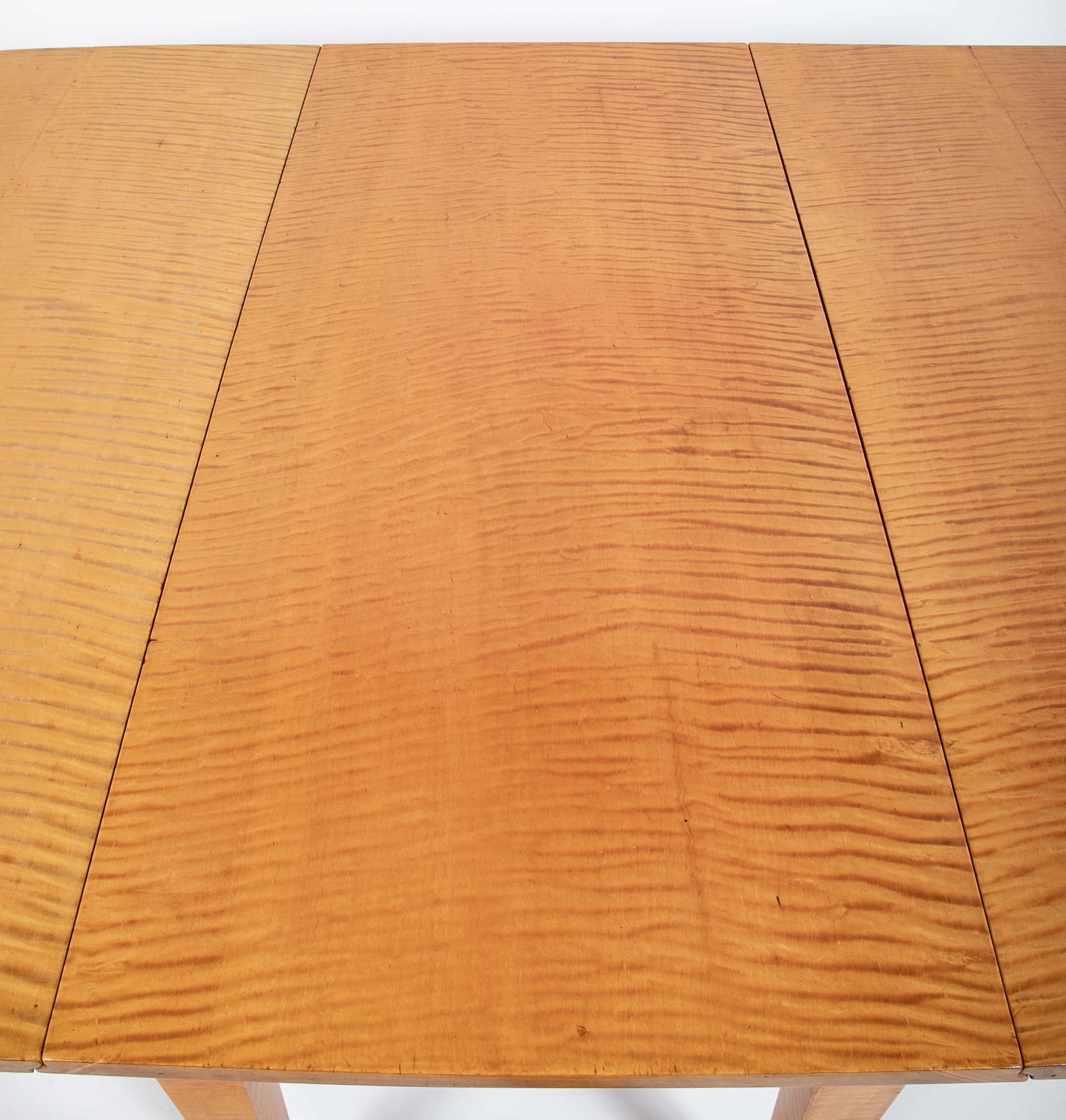 An American Federal Drop Leaf Tiger Maple Table