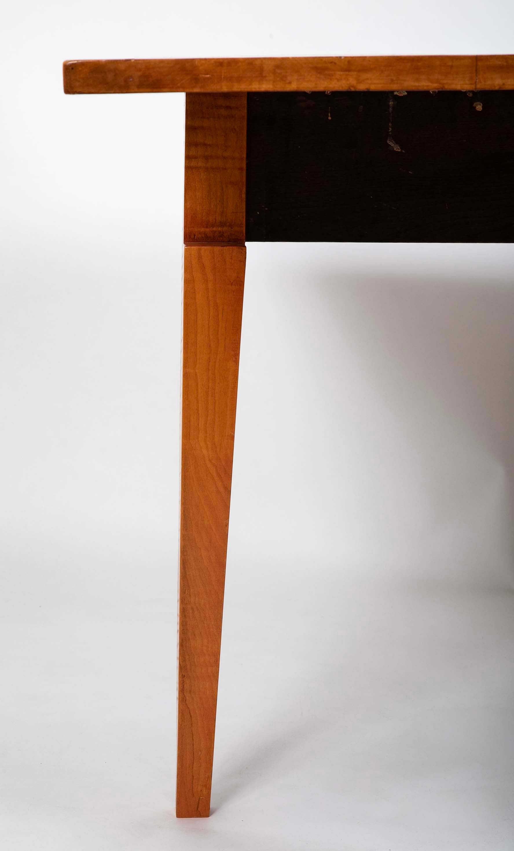 An American Federal Drop Leaf Tiger Maple Table