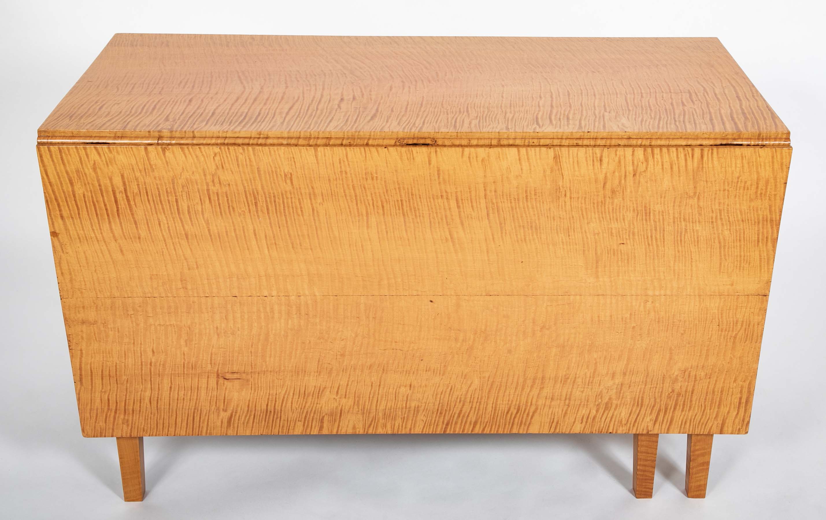 An American Federal Drop Leaf Tiger Maple Table