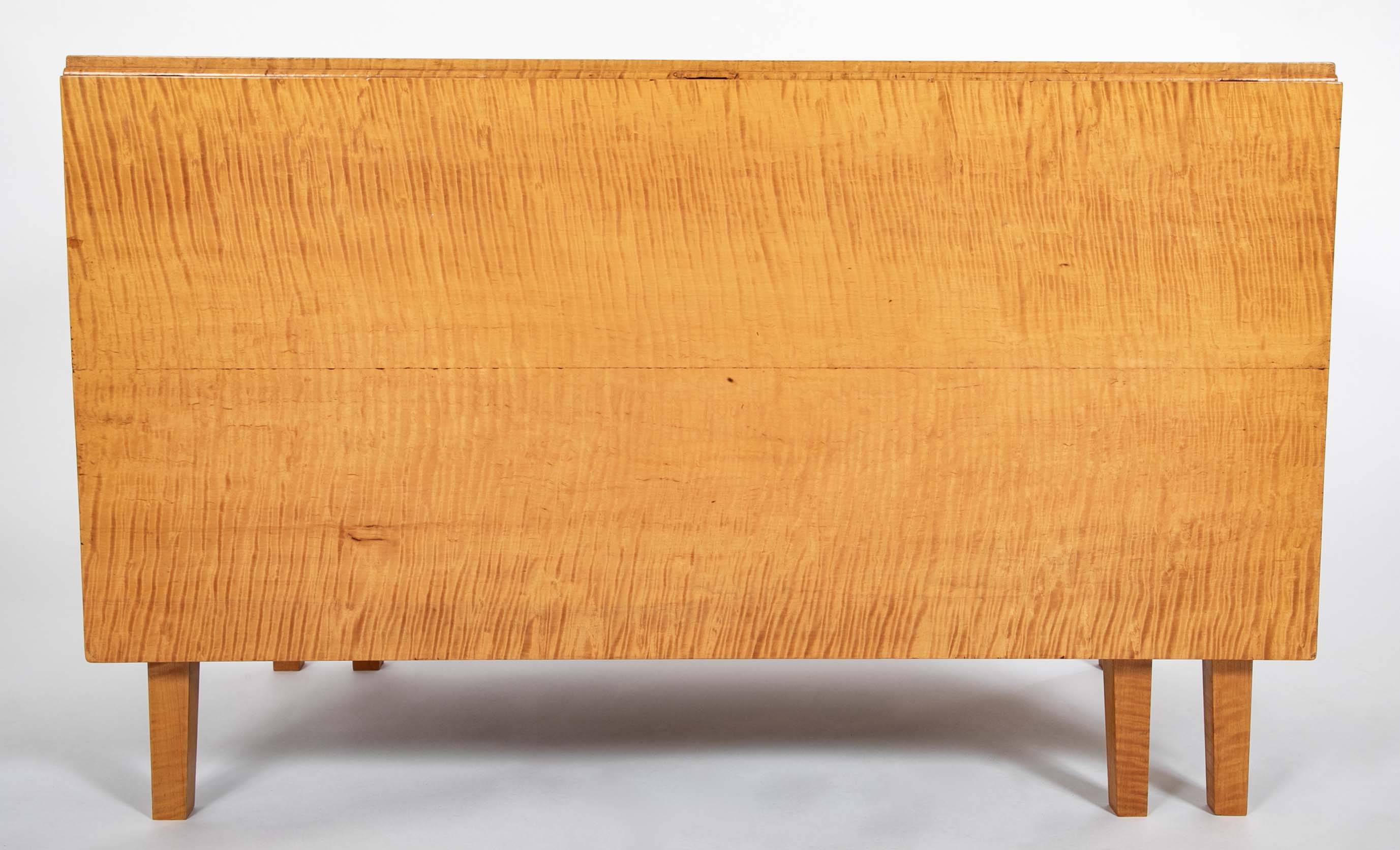 An American Federal Drop Leaf Tiger Maple Table