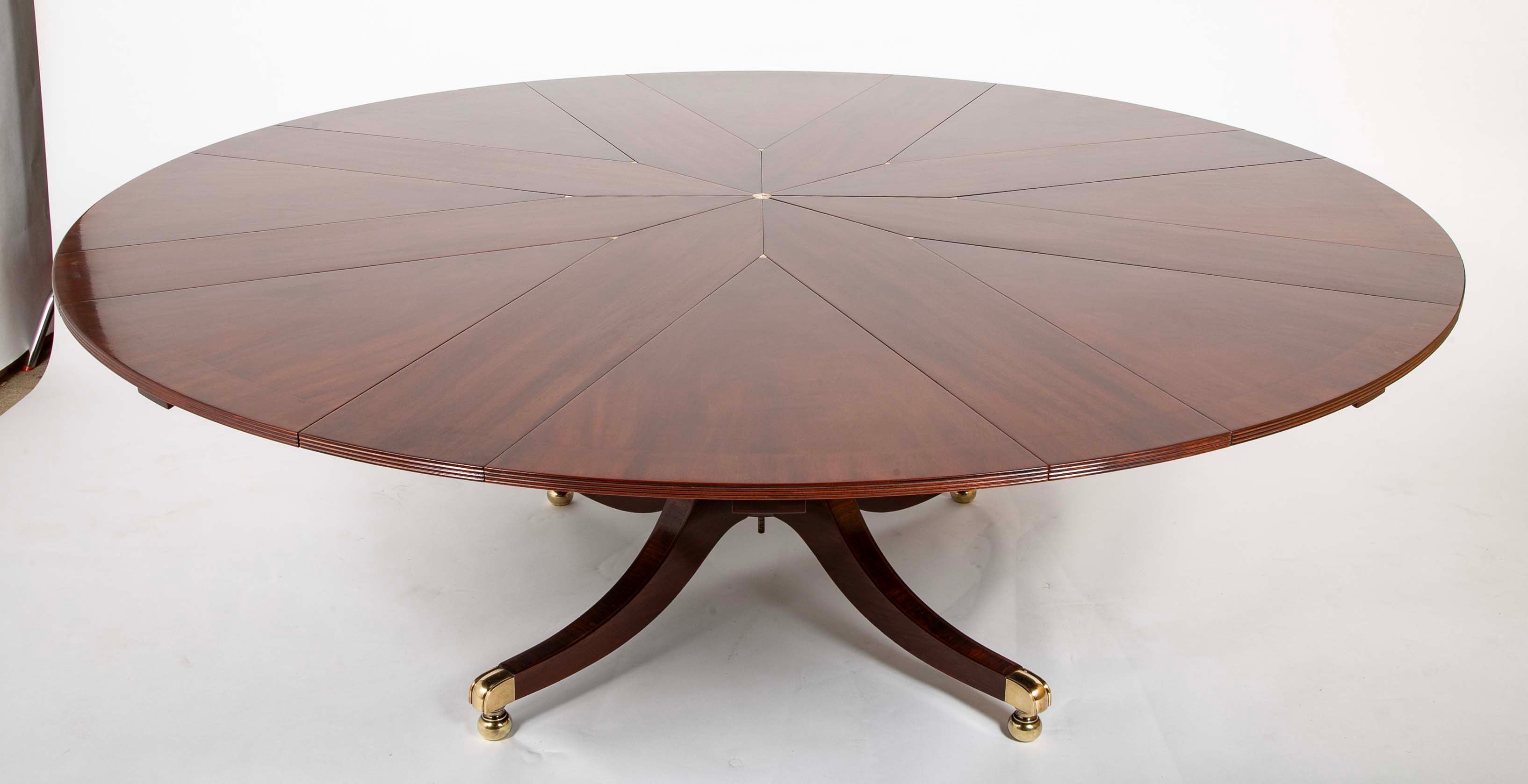 Mahogany Jupe Style Circular Extension Table