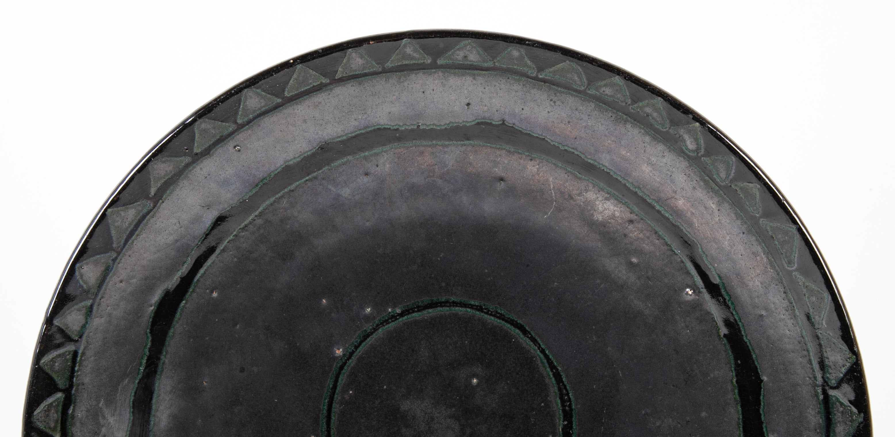 French Primavera Black Plate with Incised Triangular Pattern on Rim