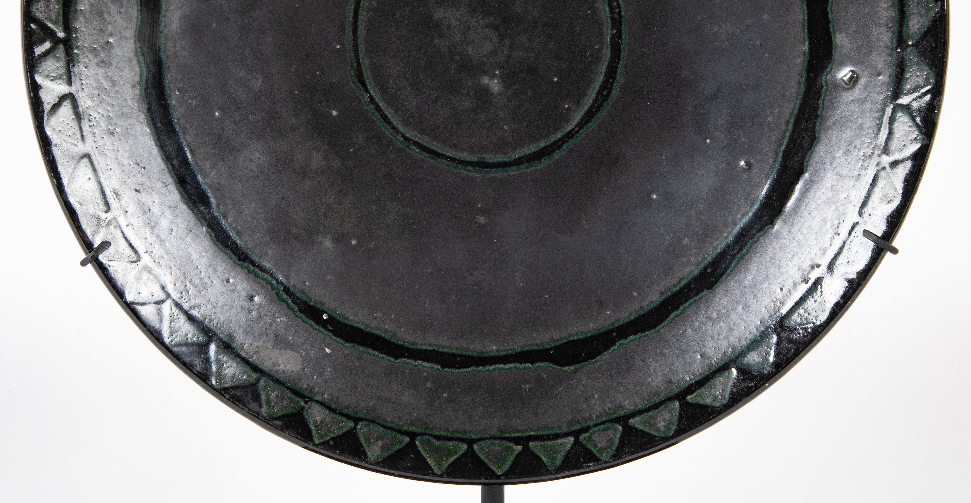 French Primavera Black Plate with Incised Triangular Pattern on Rim