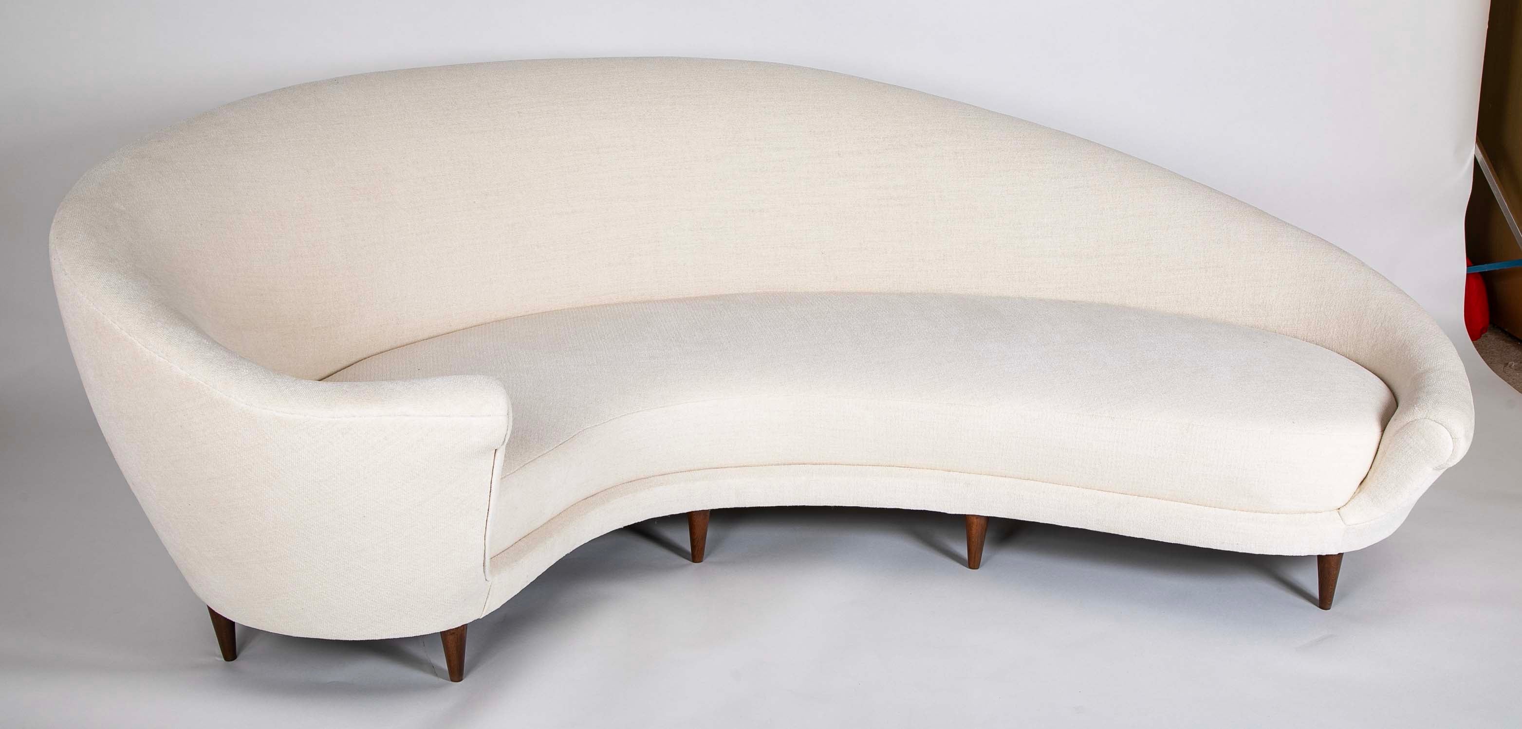 "Divine Curve" Sofa By Federico Munari (Italy · 1907–1998) Circa 1950's