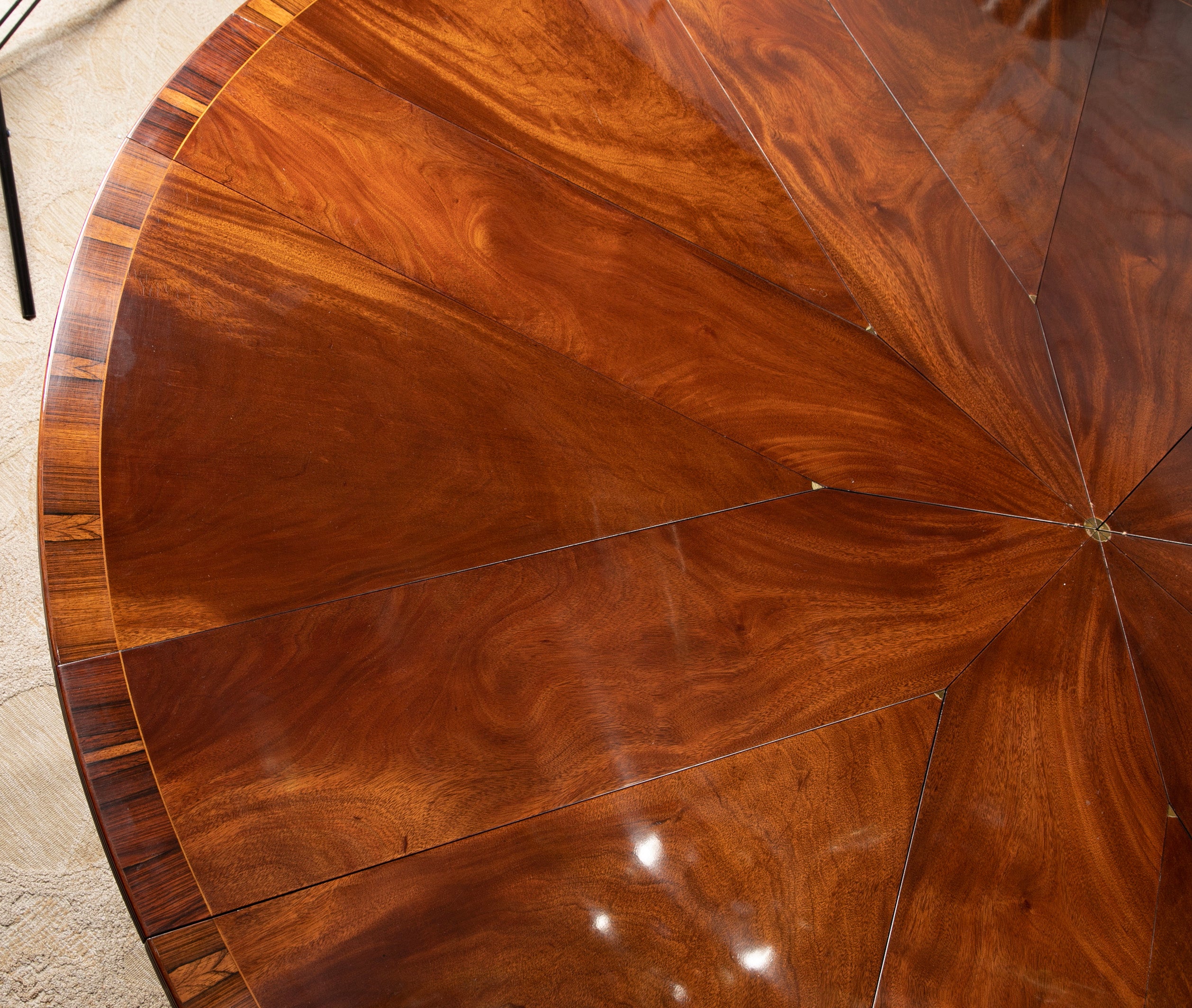 A Regency Style Jupe Dining Table in Mahogany
