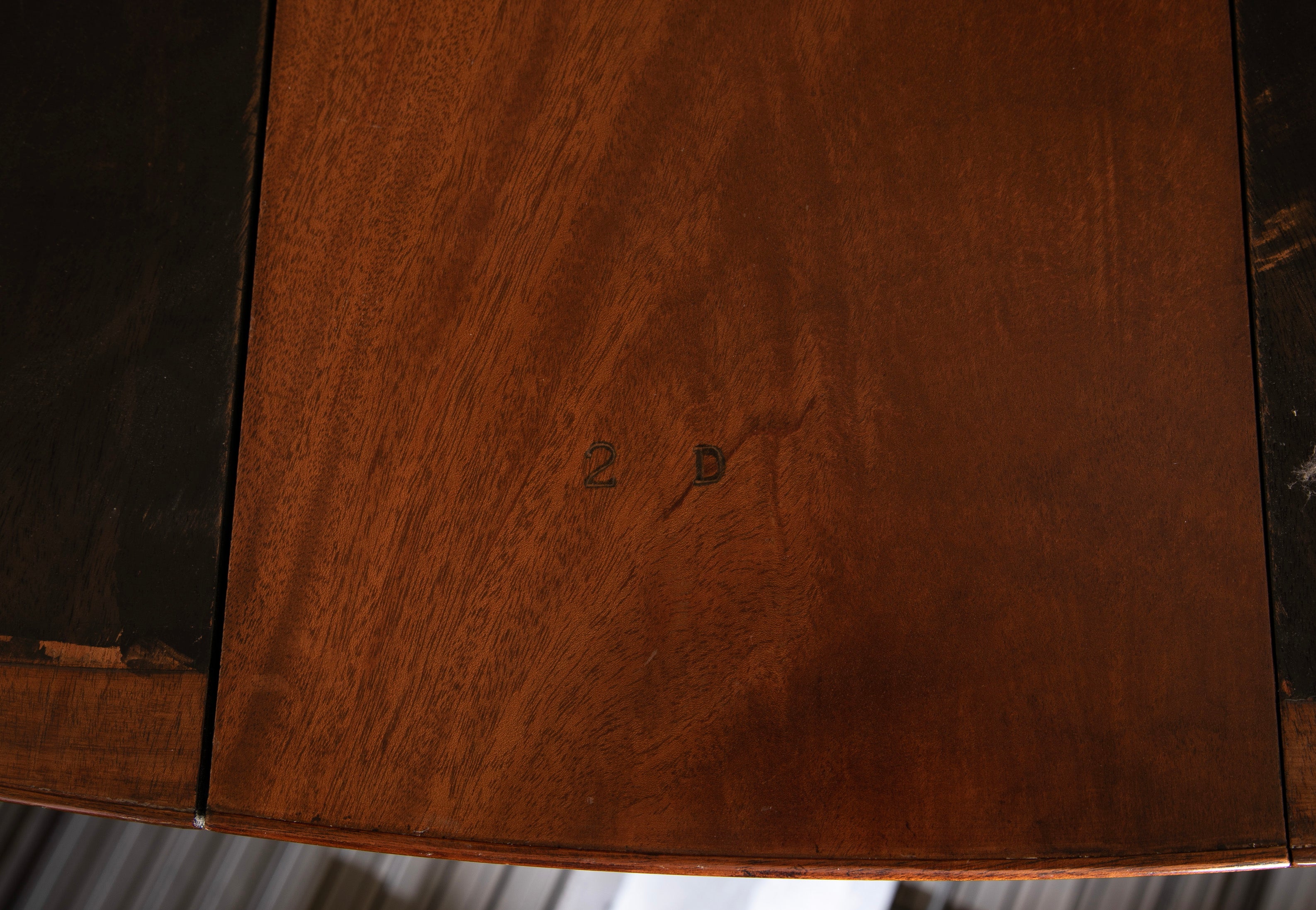 A Regency Style Jupe Dining Table in Mahogany