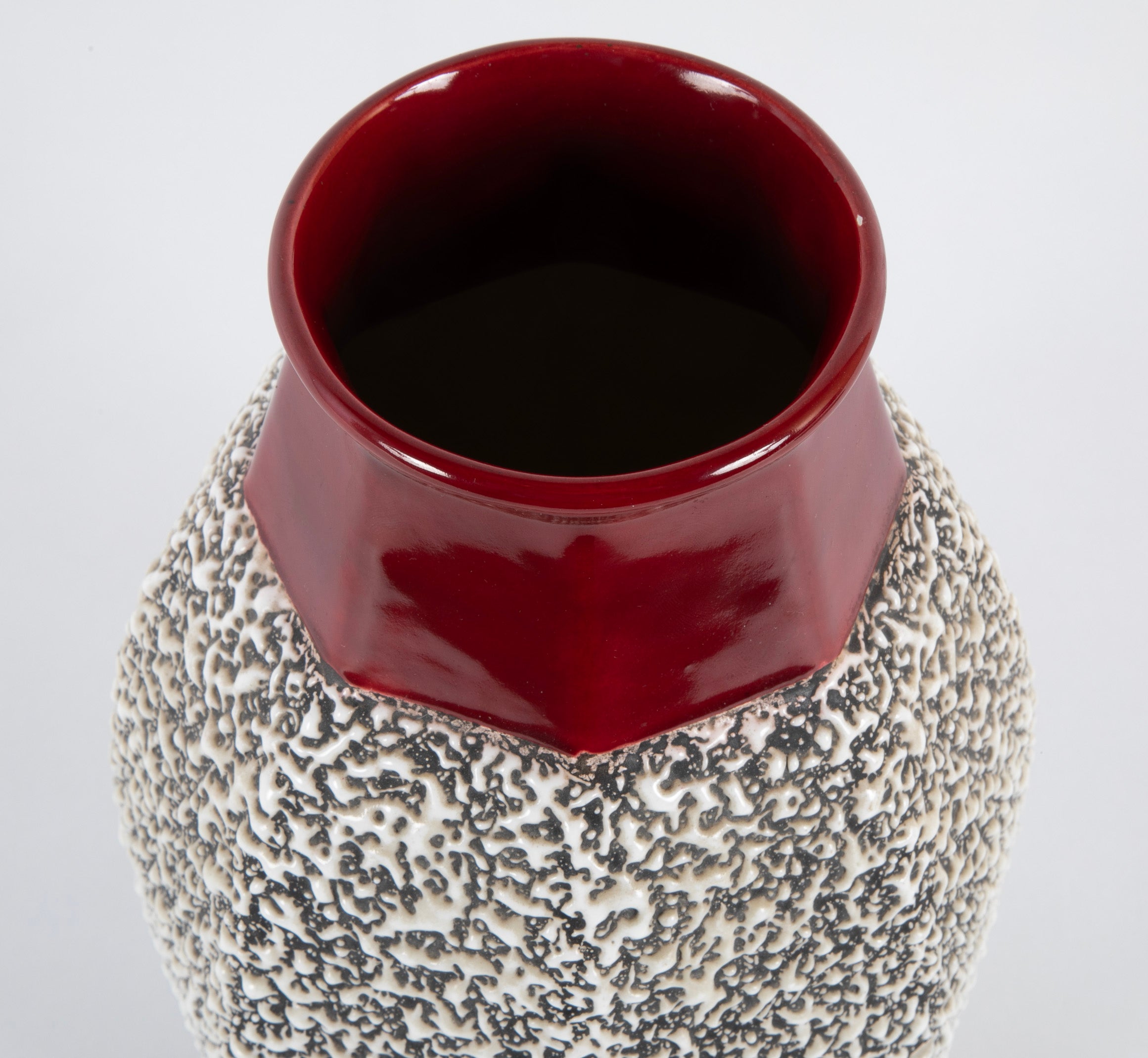 Paul Millet Vermiculated White on Black Ceramic Vase with Red Neck