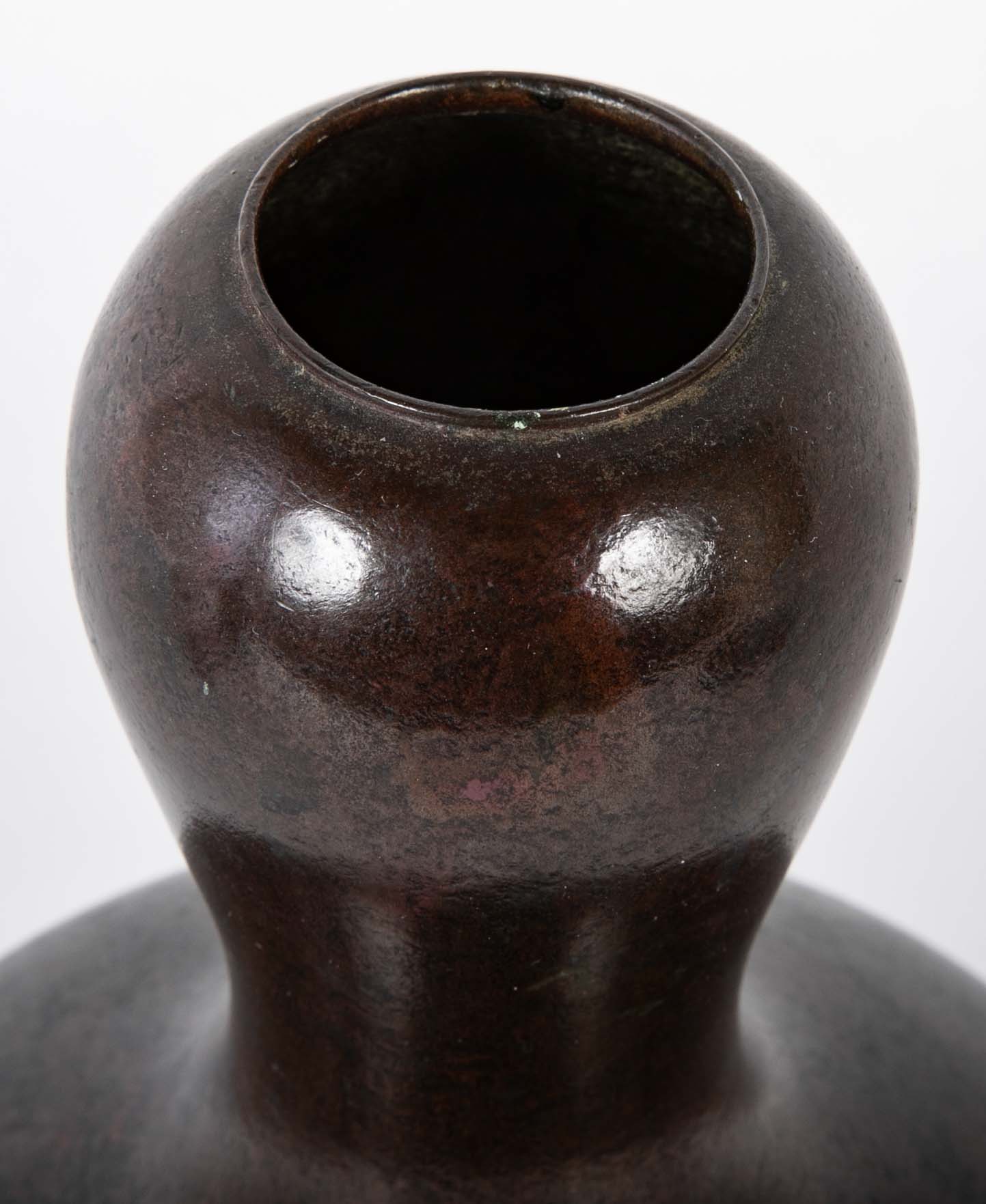 Japanese Showa Period Patinated Bronze Double Gourd Vase