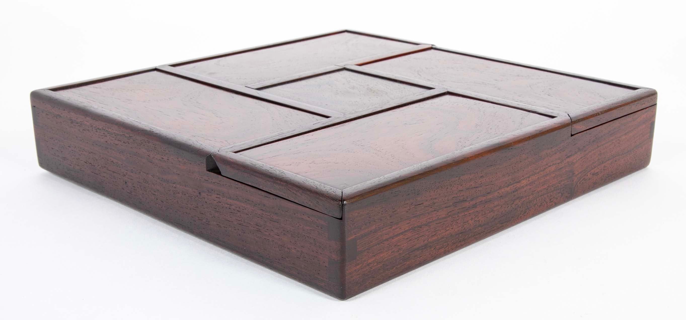 Covered Box for “Treasure” with Zitan Wood.