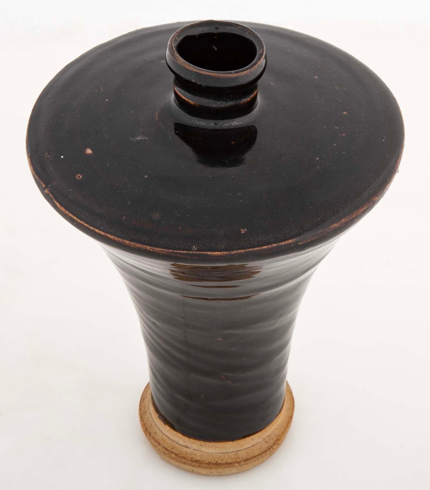 Chinese Song Dynasty Brown Glazed Ceramic Vessel