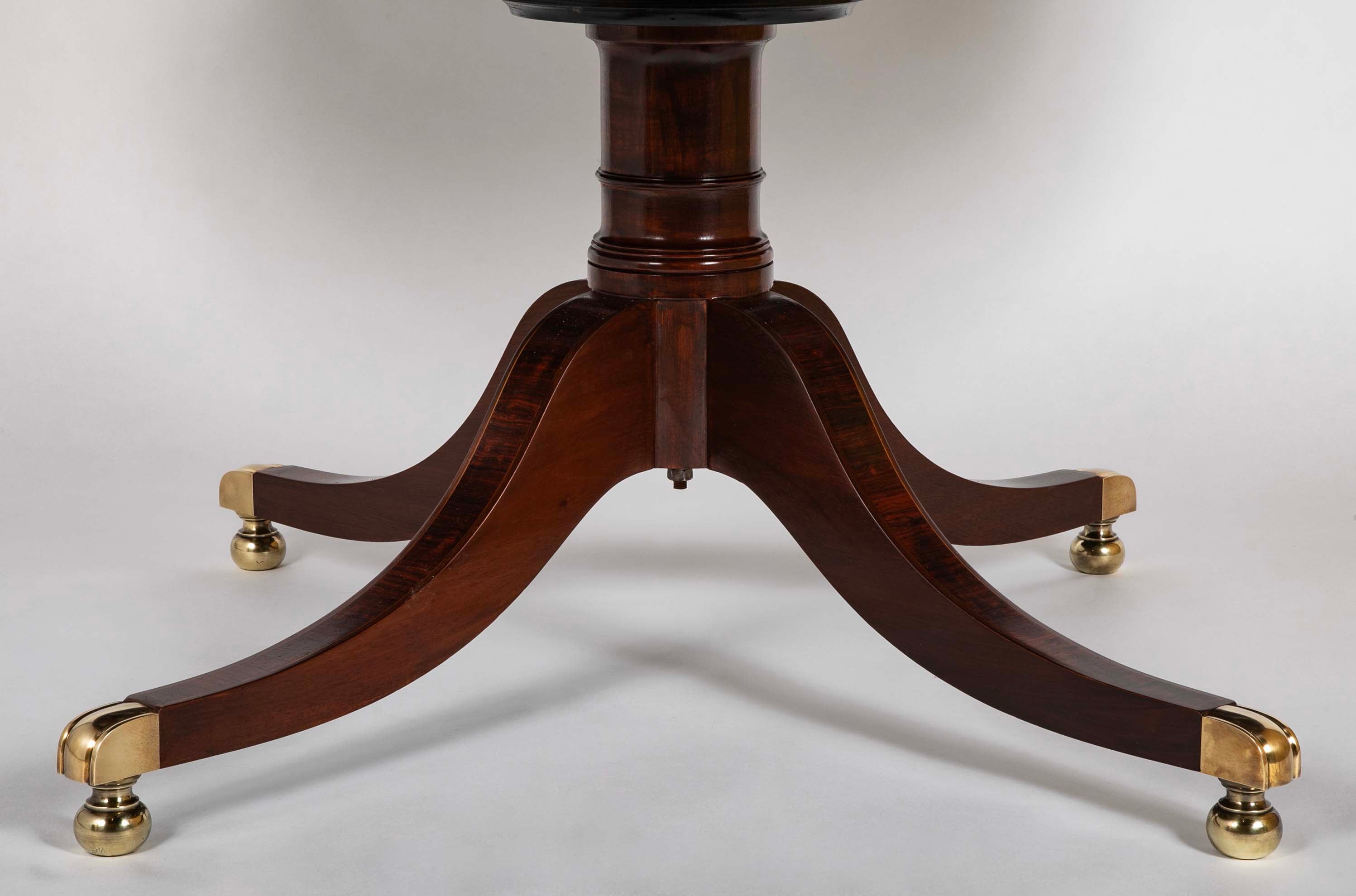 Mahogany Jupe Style Circular Extension Table