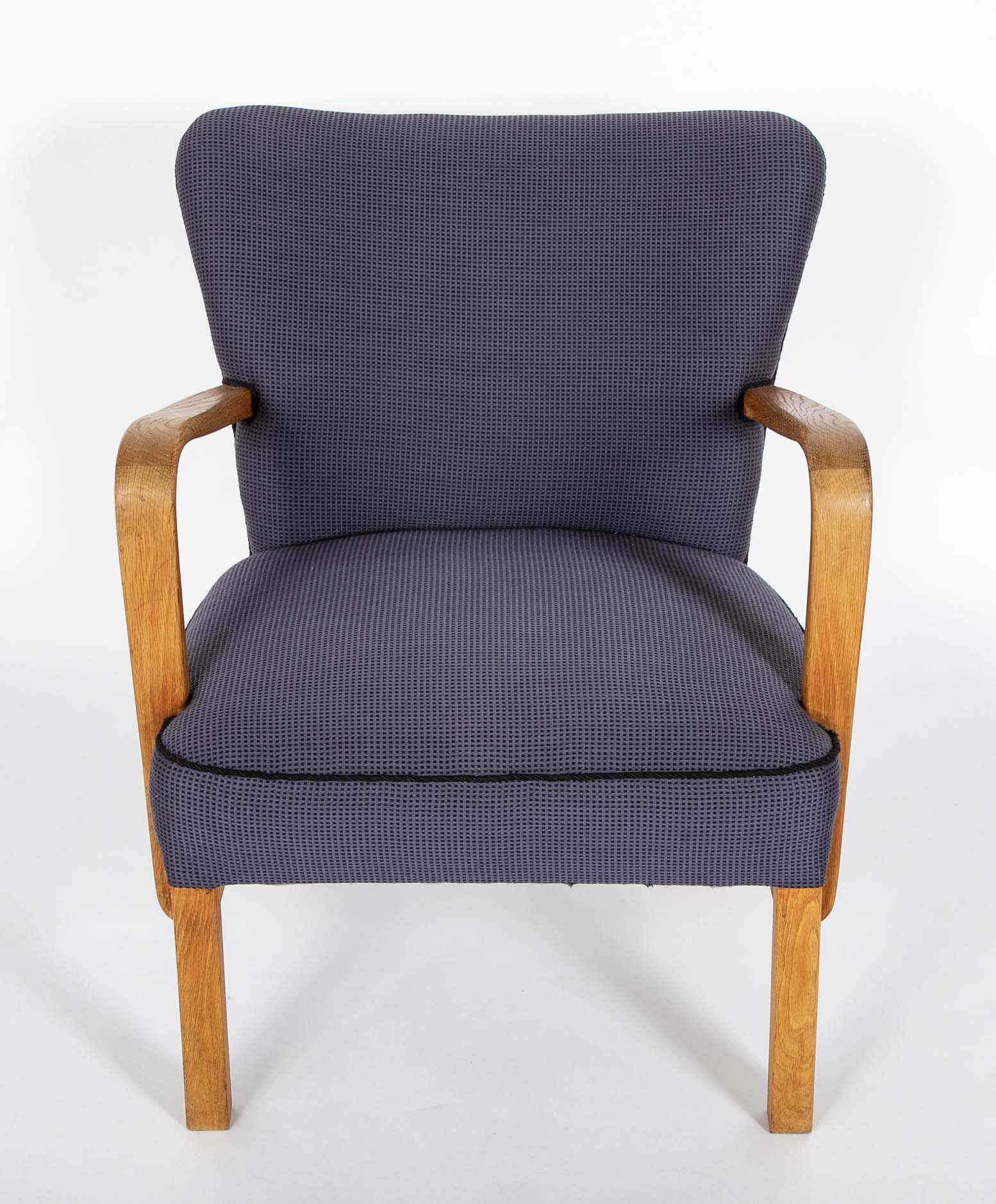 Pair of Danish Modern Oak Armchairs by Fritz Hansen