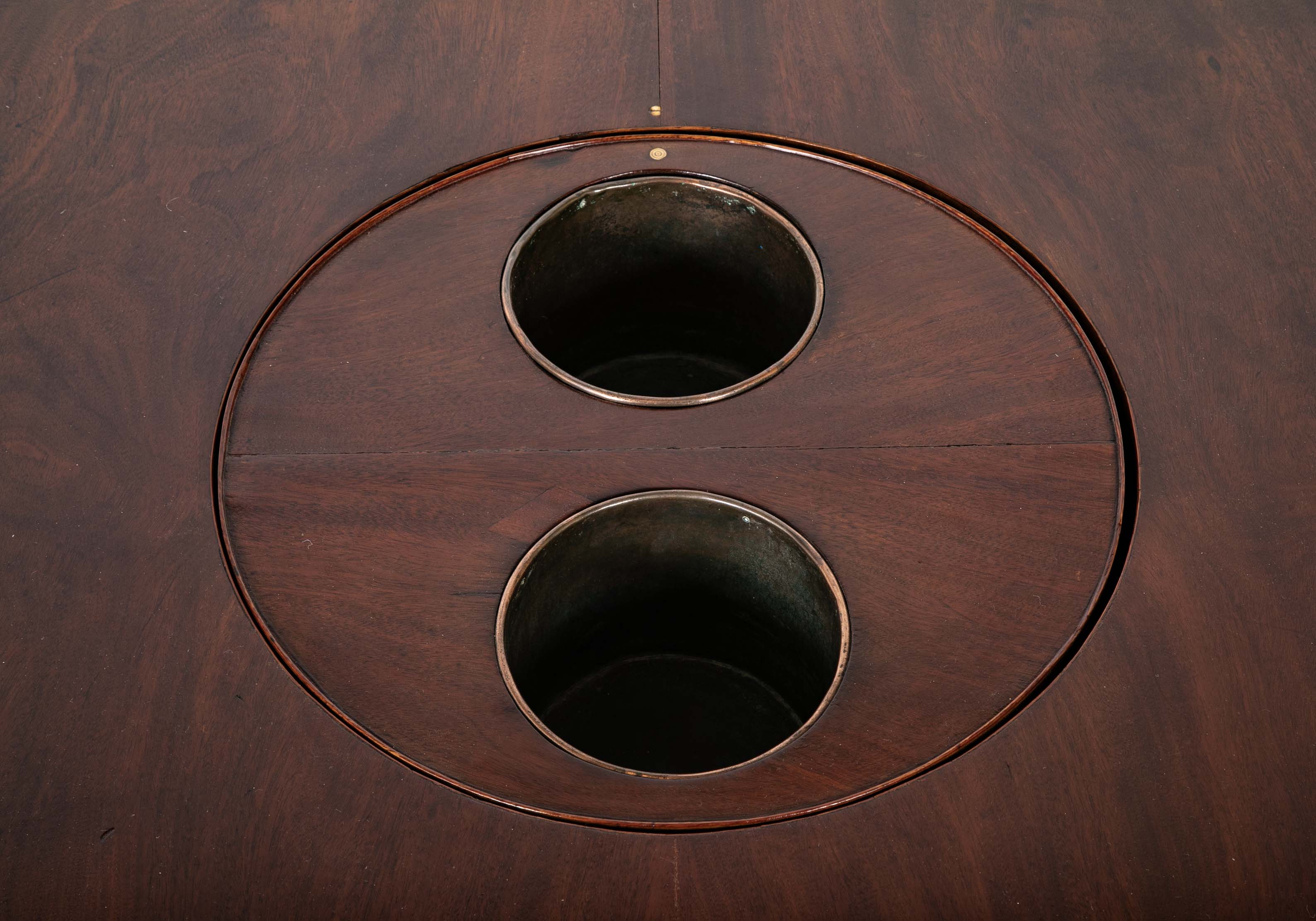 Early 19th Century American Classical Wine Table