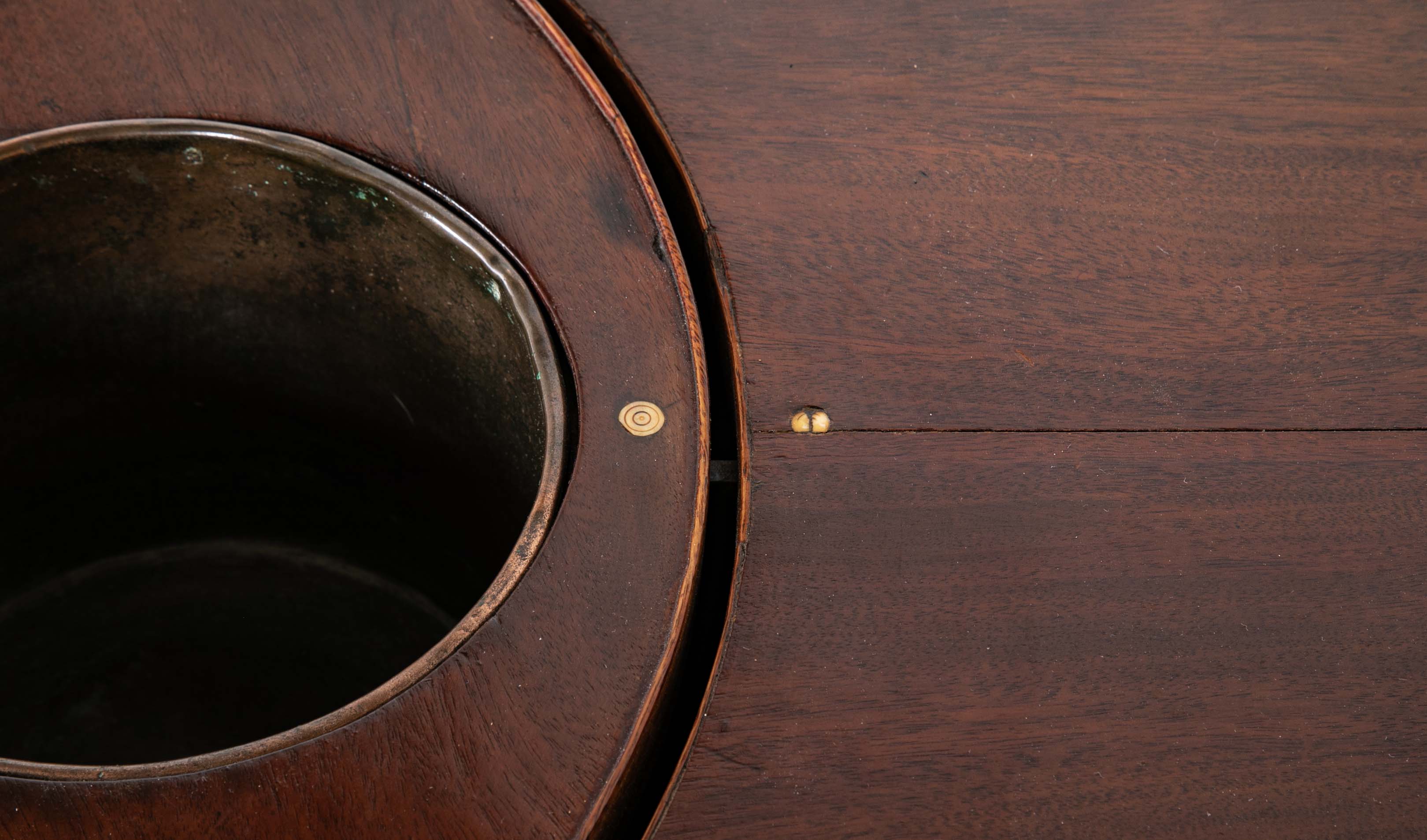 Early 19th Century American Classical Wine Table