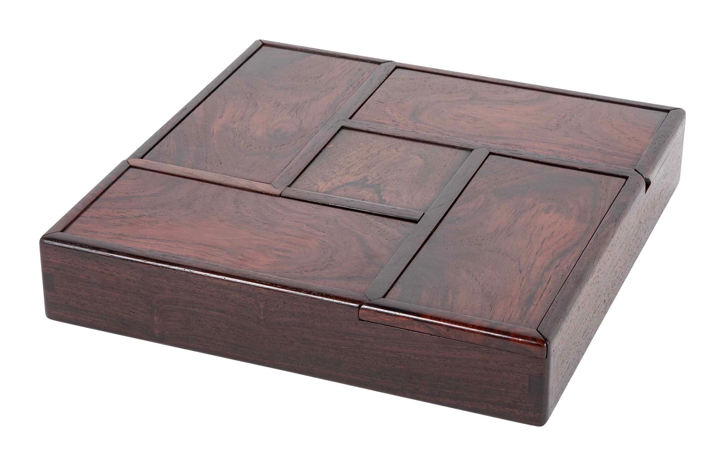 Covered Box for “Treasure” with Zitan Wood.