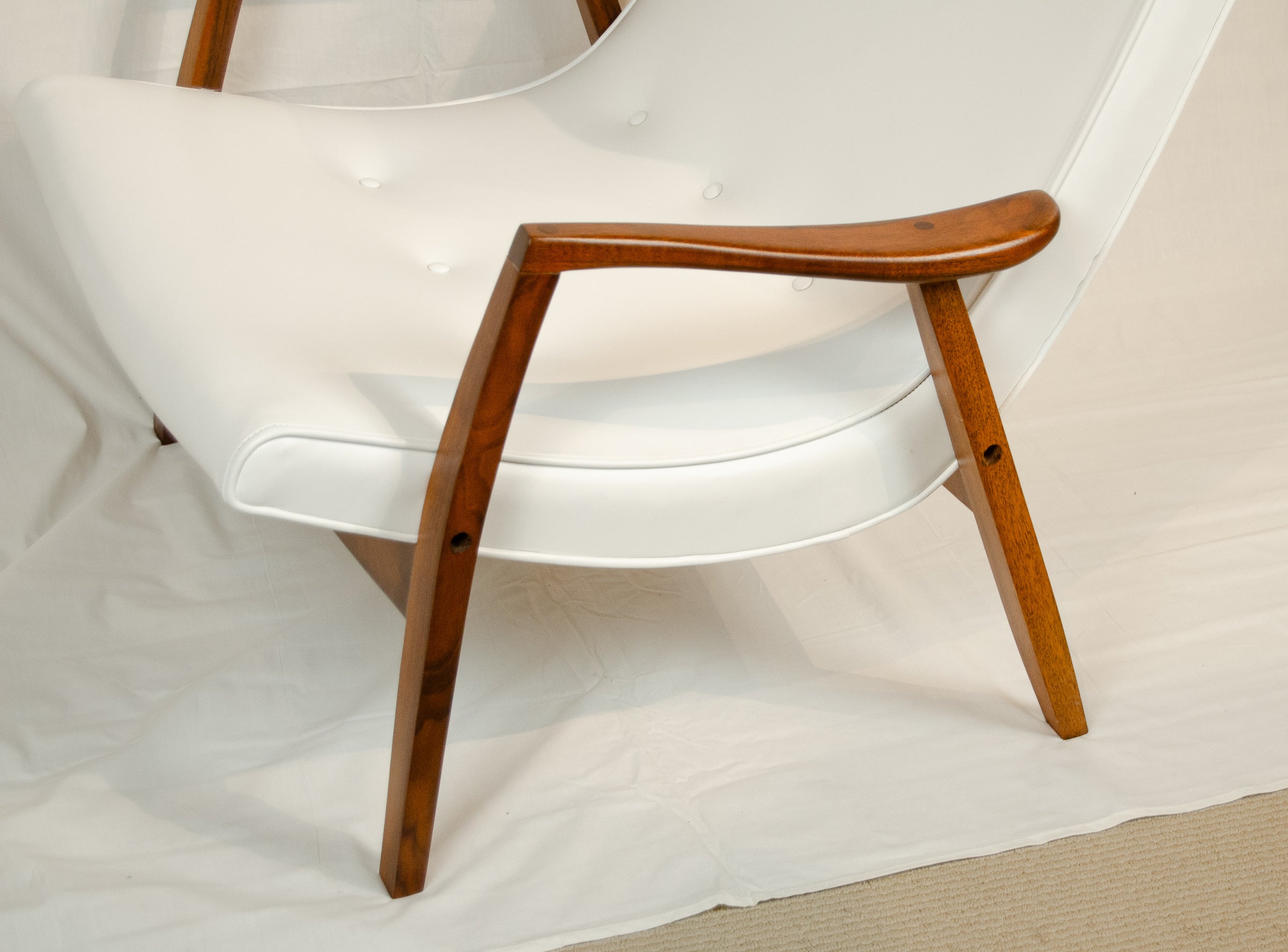 Scoop Back White Lounge Chair by Milo Baughman