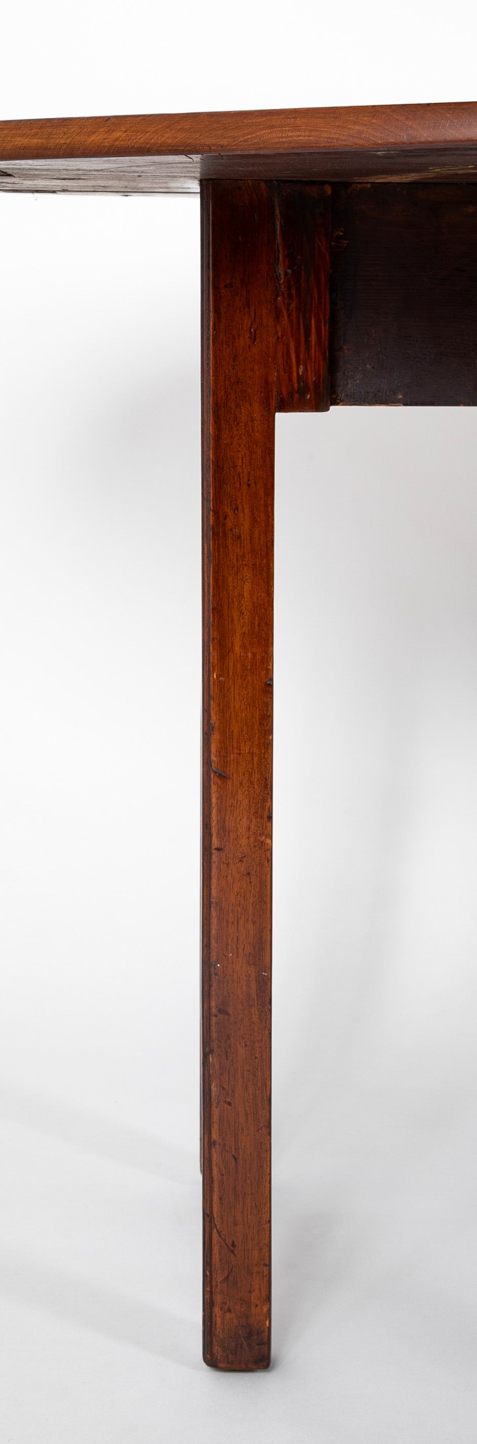 English George III Six Leg Mahogany Hunt Table