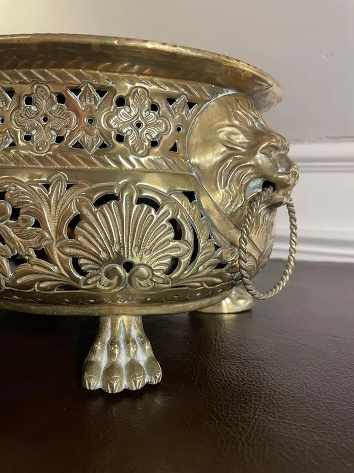 19th Century Dutch Baroque Style Brass Jardiniere with Lion Heads and Paw Feet
