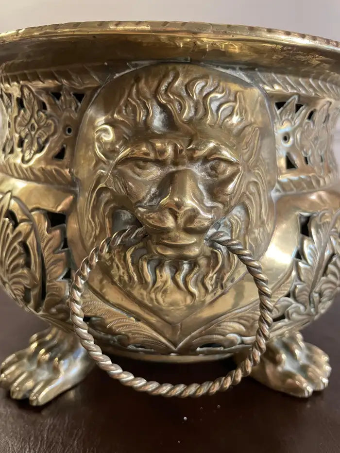 19th Century Dutch Baroque Style Brass Jardiniere with Lion Heads and Paw Feet
