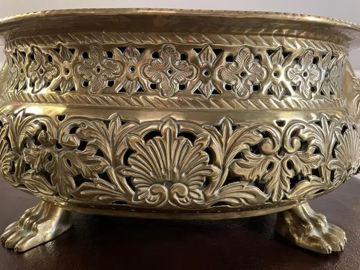 19th Century Dutch Baroque Style Brass Jardiniere with Lion Heads and Paw Feet