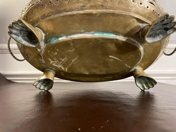 19th Century Dutch Baroque Style Brass Jardiniere with Lion Heads and Paw Feet