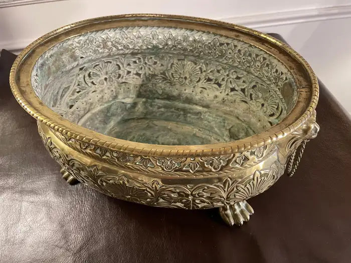 19th Century Dutch Baroque Style Brass Jardiniere with Lion Heads and Paw Feet