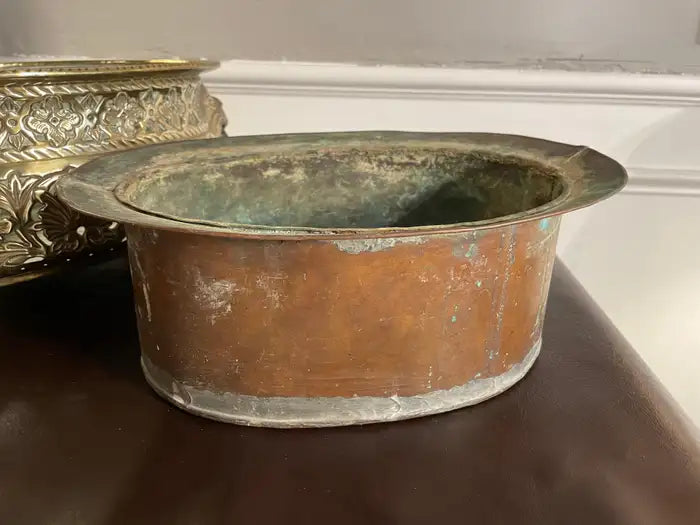 19th Century Dutch Baroque Style Brass Jardiniere with Lion Heads and Paw Feet