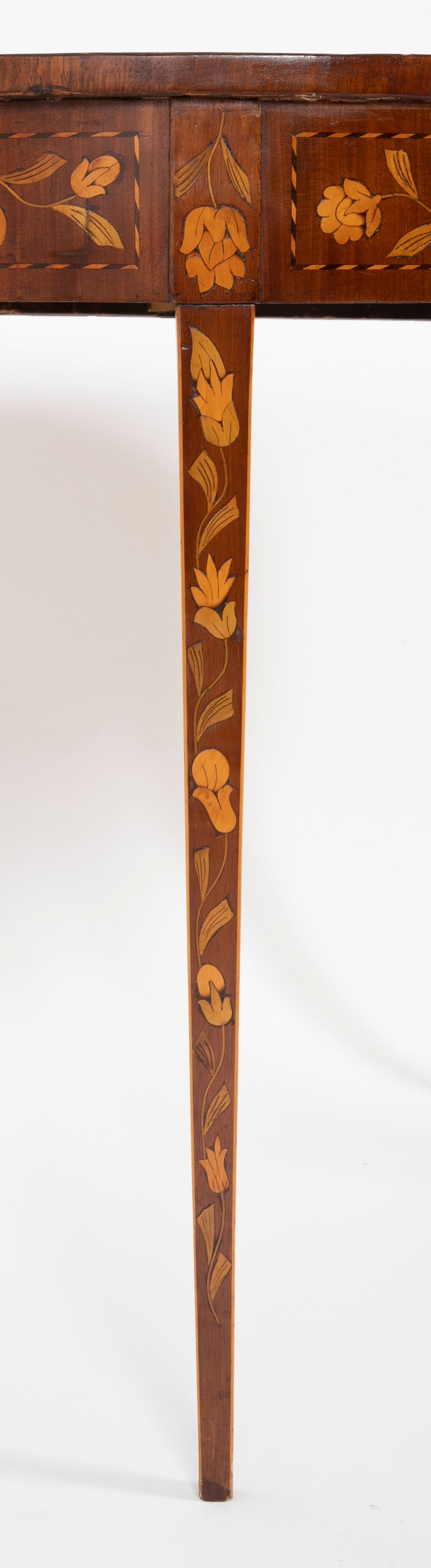 Dutch Marquetry Neo-Classic Oval Table with Elaborate Inlaid Top