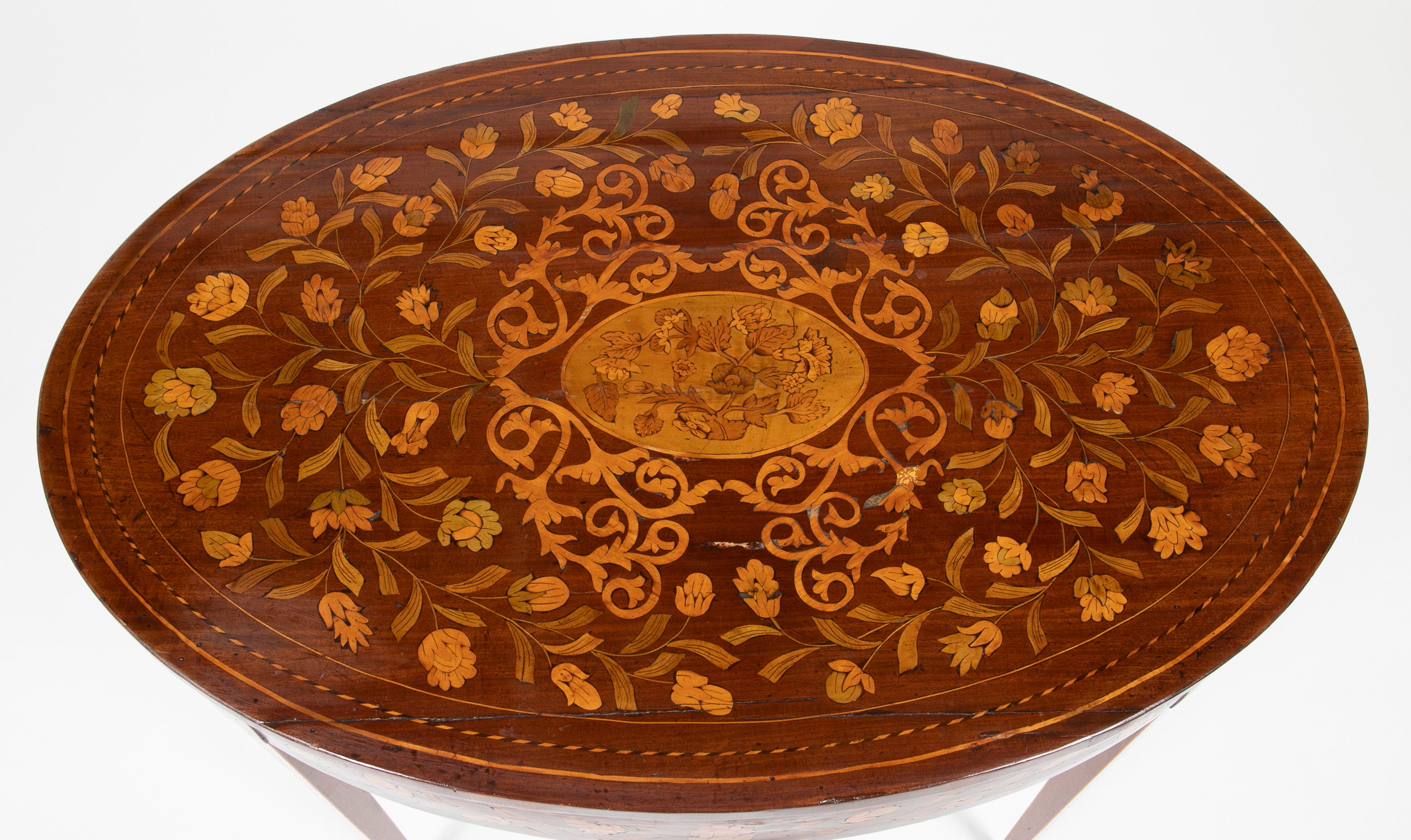 Dutch Marquetry Neo-Classic Oval Table with Elaborate Inlaid Top