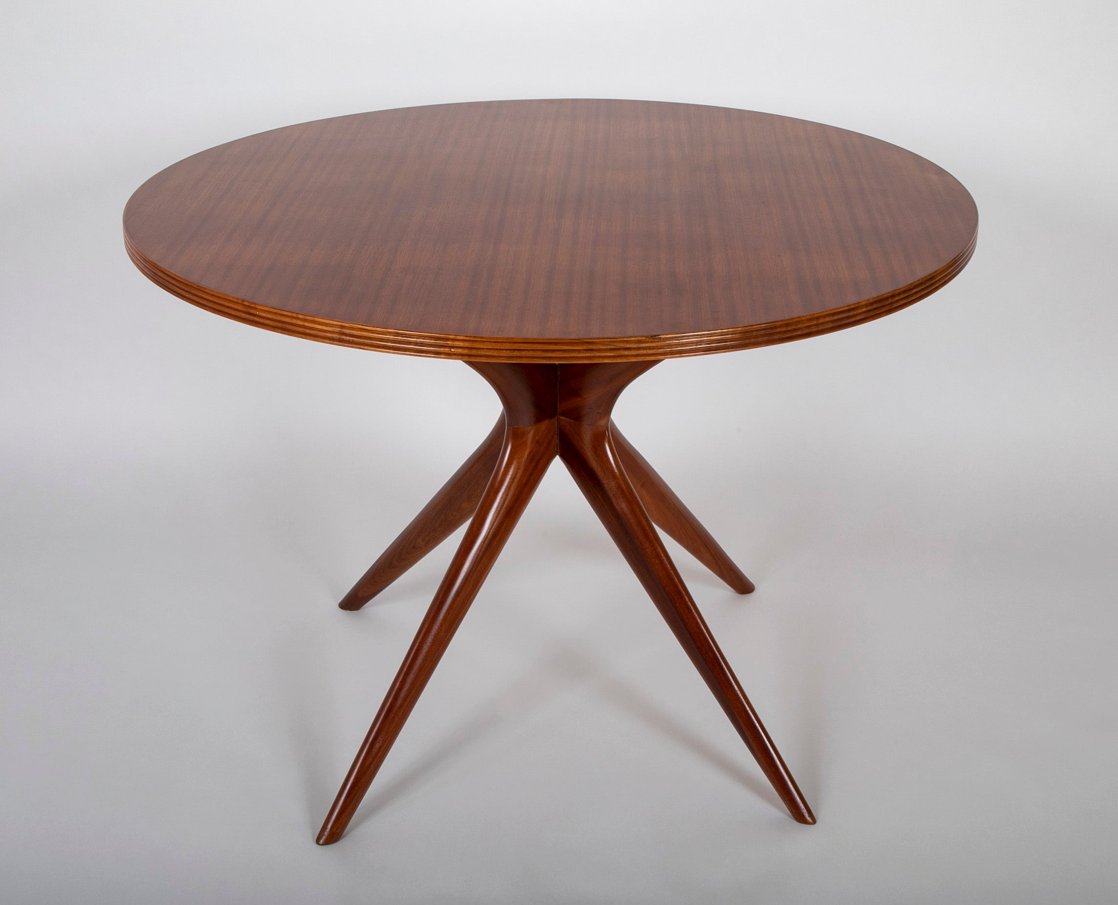 Mid-Century Italian Ico Parisi Round Walnut Table