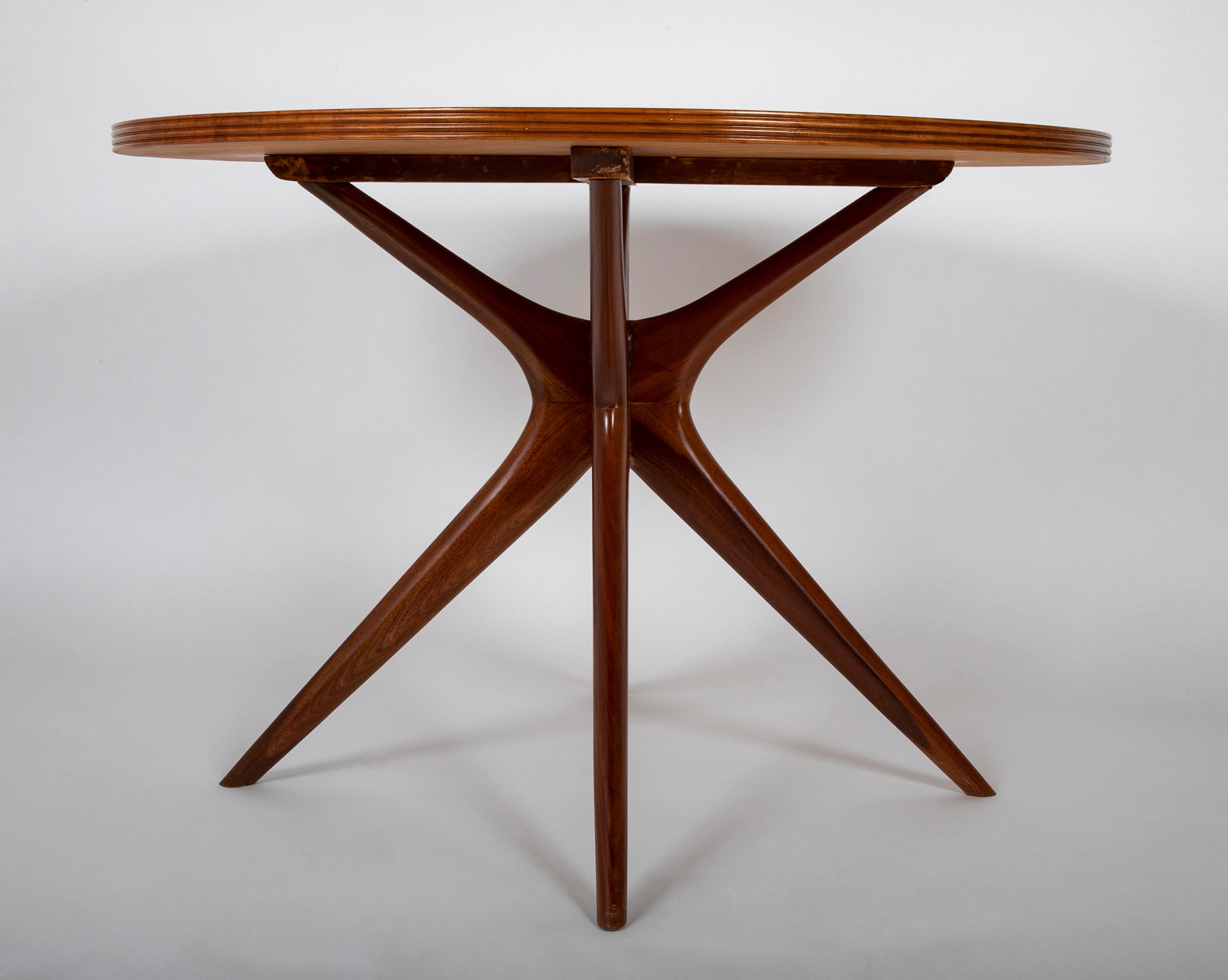 Mid-Century Italian Ico Parisi Round Walnut Table
