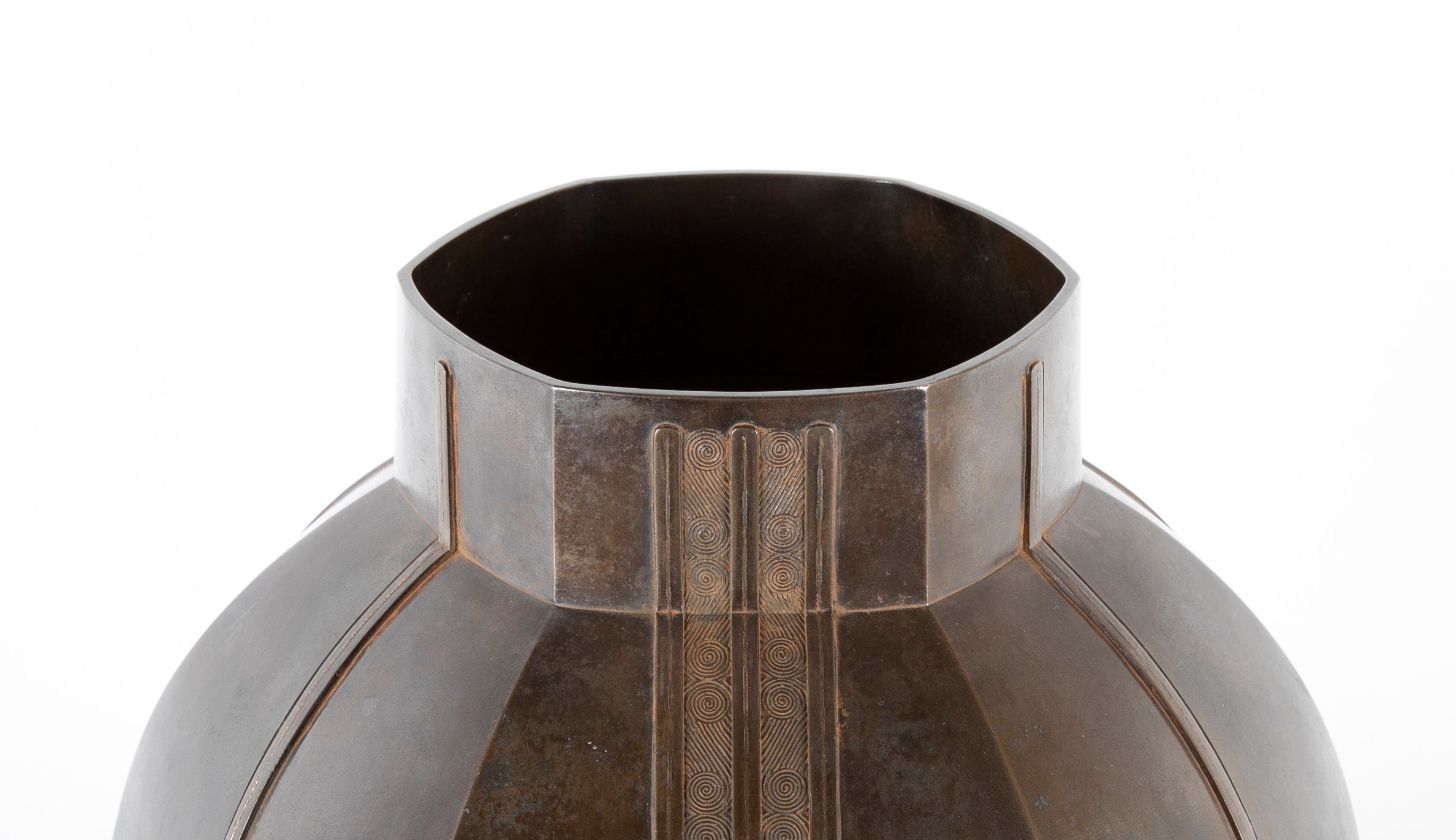 Large Bronze Six-Corned Flower Vase with Chain Pattern by Aida Tomiyasu