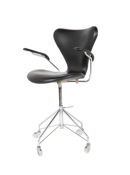 洋書 ARNE JACOBSEN Buy 3217 Arne Jacobsen Seven office chair - CPH-Classic