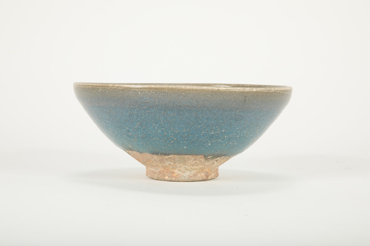 Chinese Junyao Pottery Bowl with Lavender Splash on Turquoise Ground