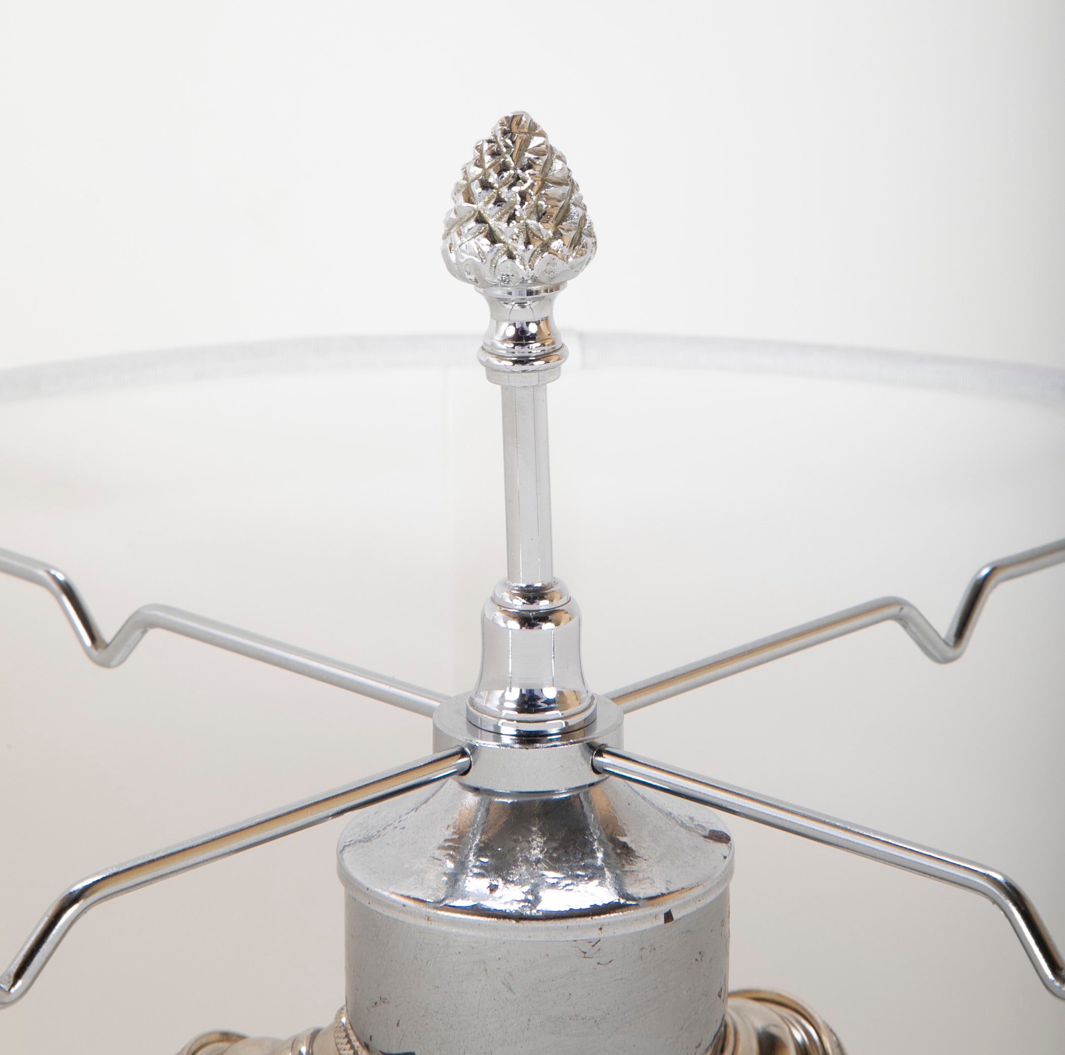 Foliate Cast Metal Lamp in the Style of Charles et Fils