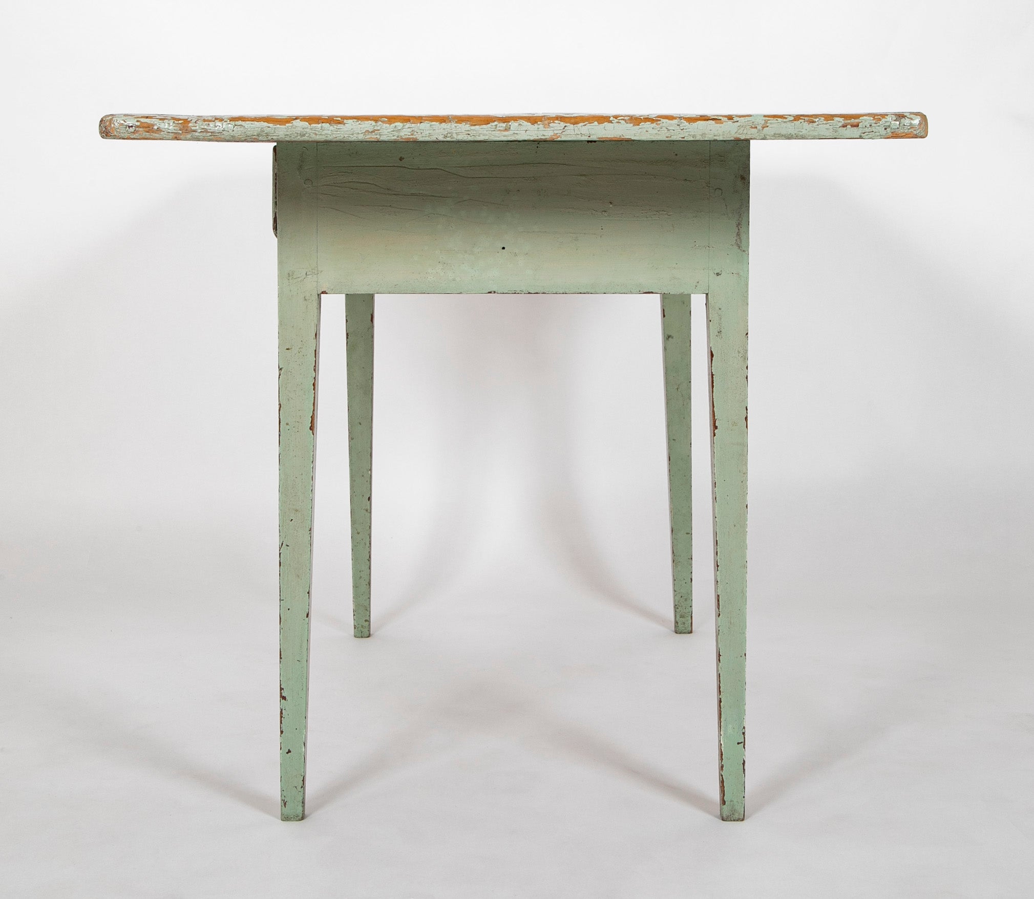 Early 19th Century American Pine Tavern Table
