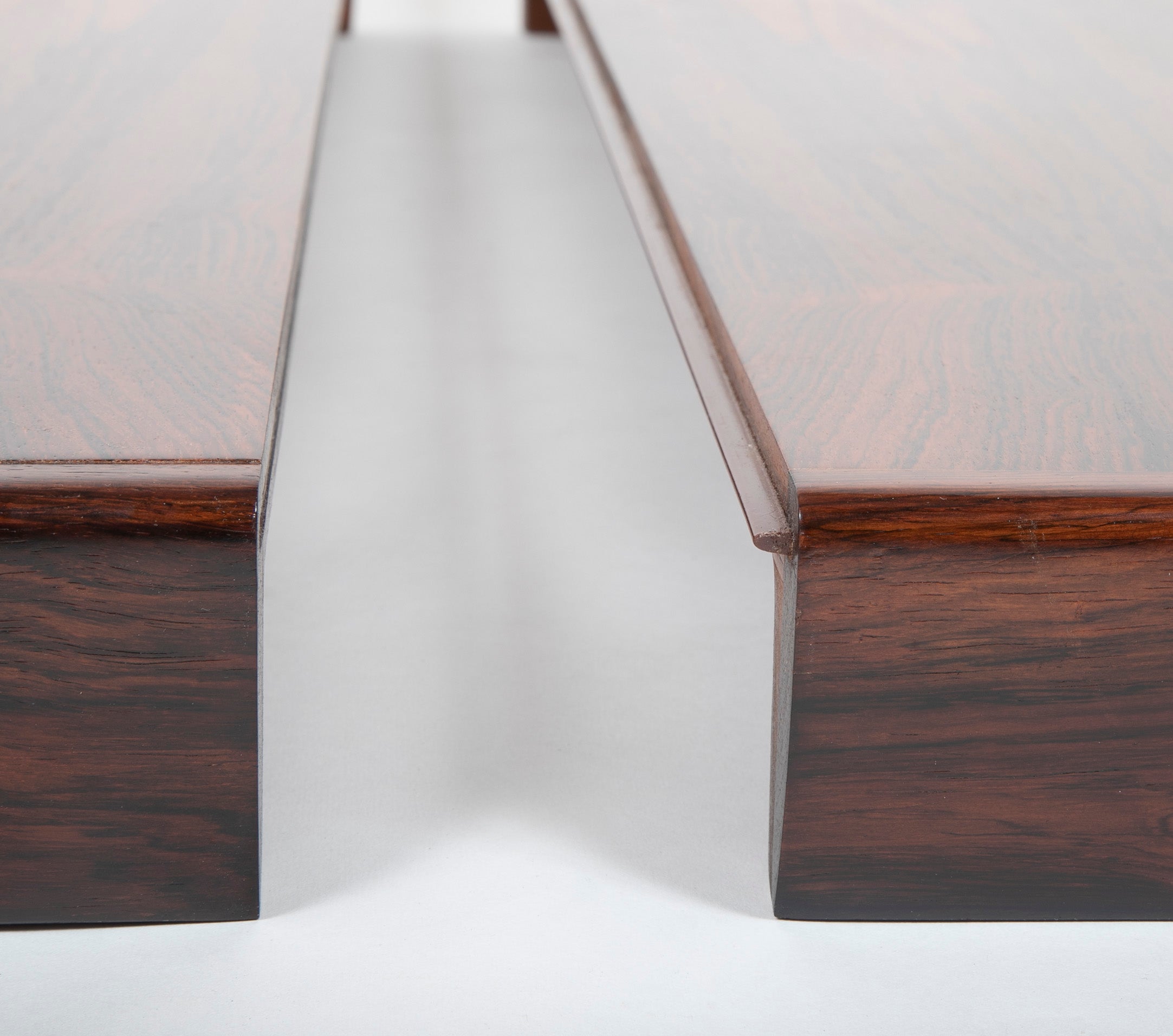 Two Leaf Round Oval Rosewood Dining Table IB Kofod Larsen Design