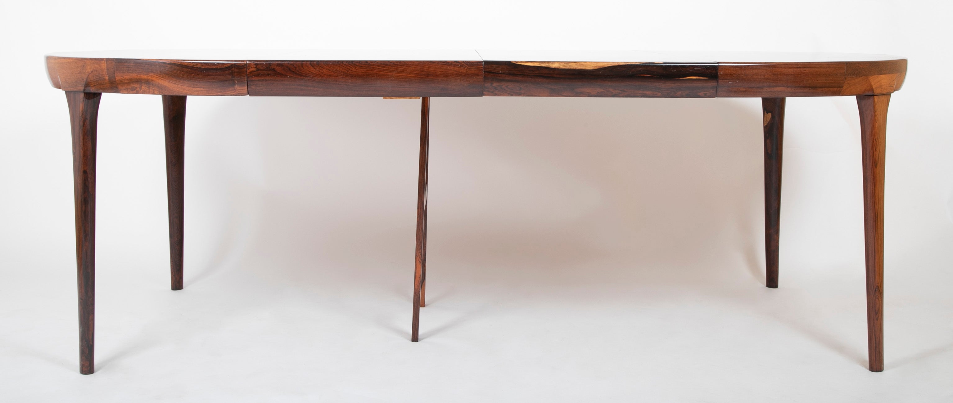 Two Leaf Round Oval Rosewood Dining Table IB Kofod Larsen Design