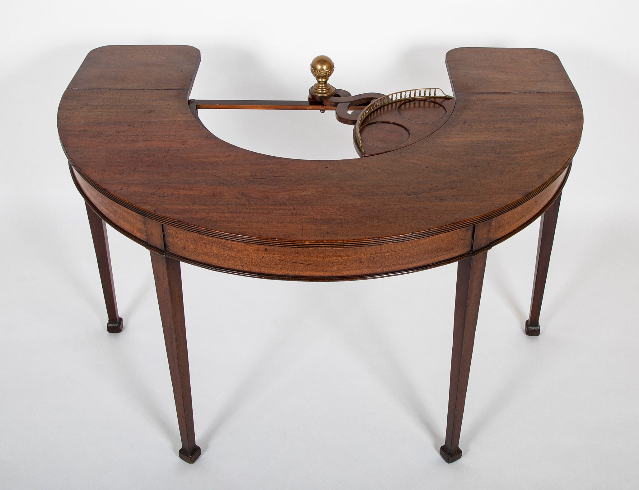 Rare George III Mahogany Drop Leaf Hunt Table with Swivel Bottle Server