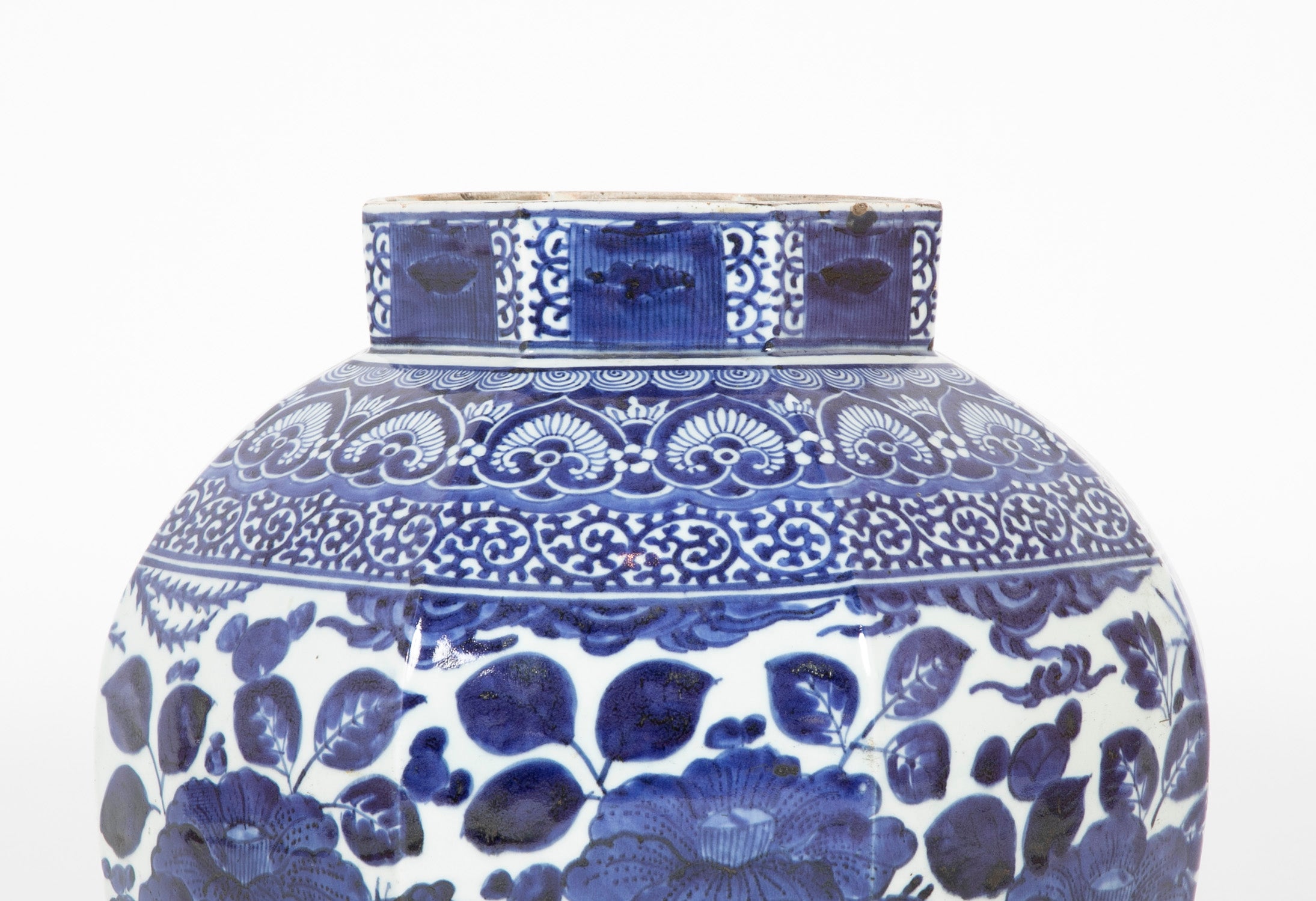 Large Late 17th/Early 18th Octagonal Blue & White Imari Jar