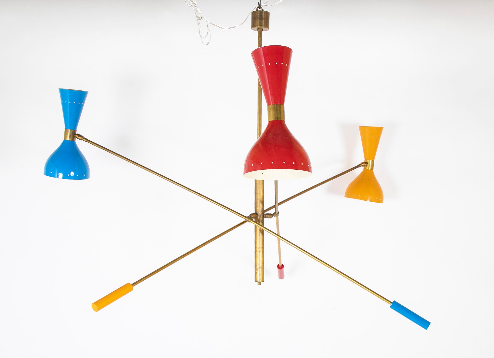 A Mid-Century Chandelier in the Manner of Stilnovo