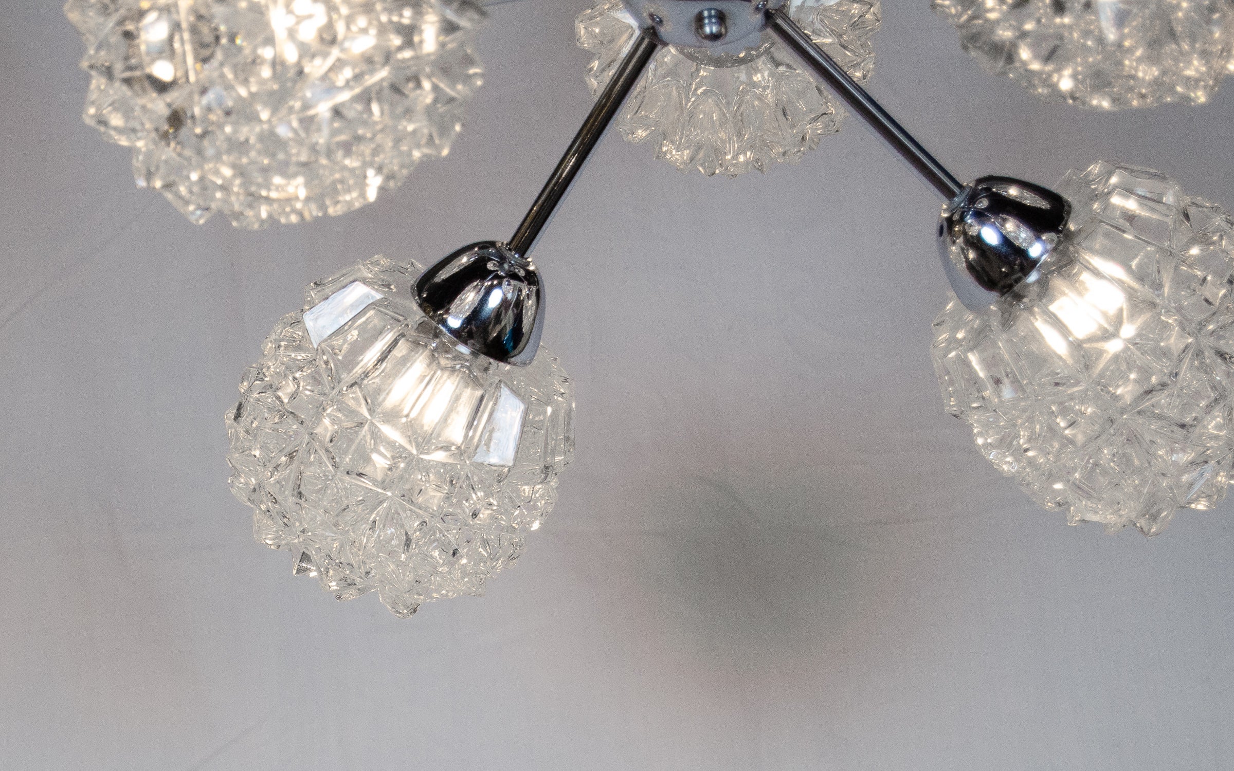 Eight-Arm Chrome & Glass Sputnik Chandelier Attributed to Richard Essig